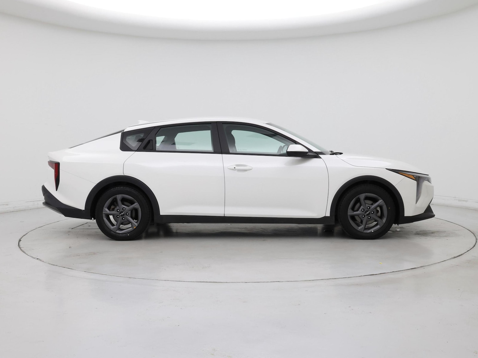2025 Kia K4 LXS - Photo 8