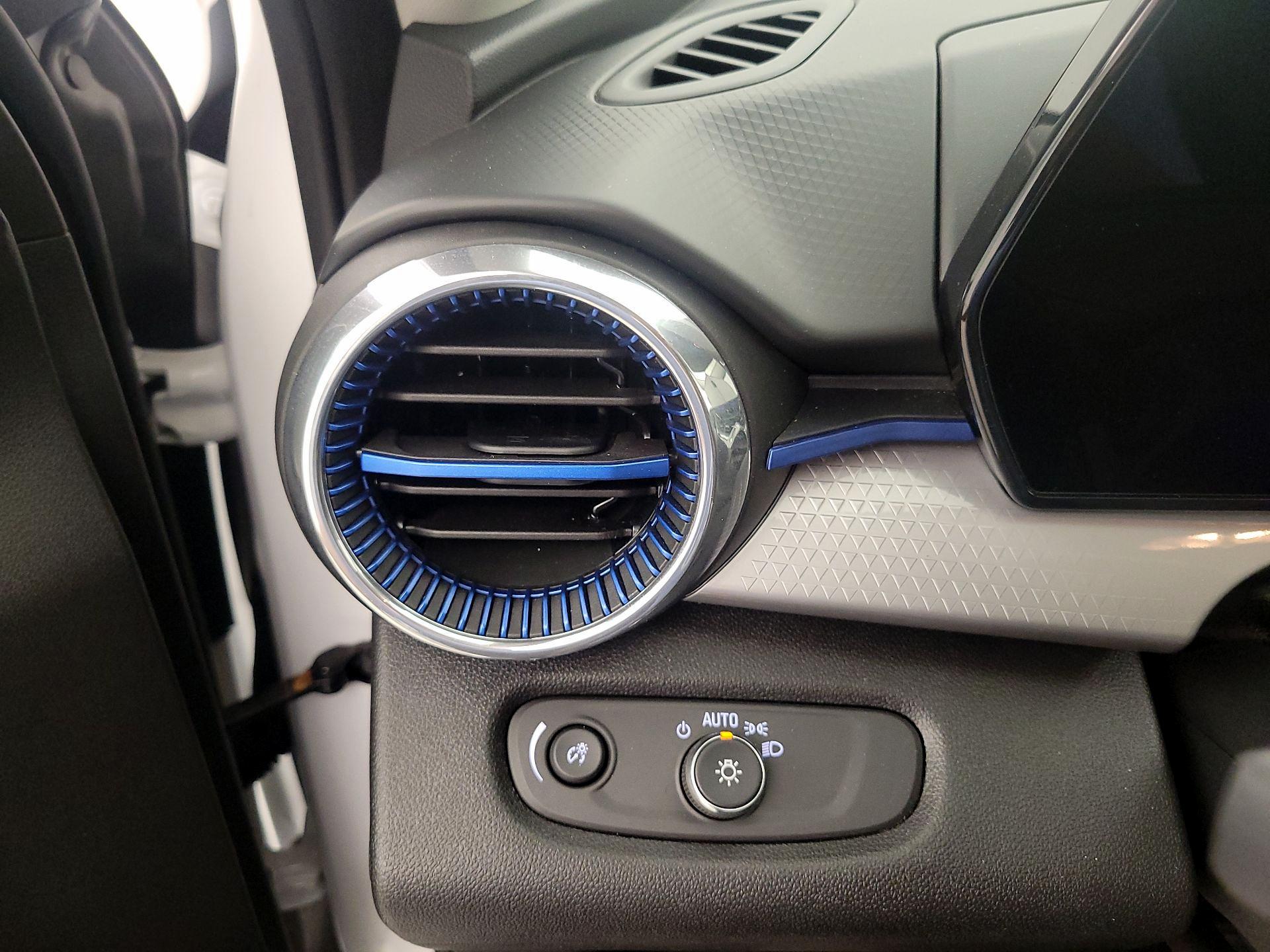 Thumbnail: 2025 Chevrolet Trax - 11
