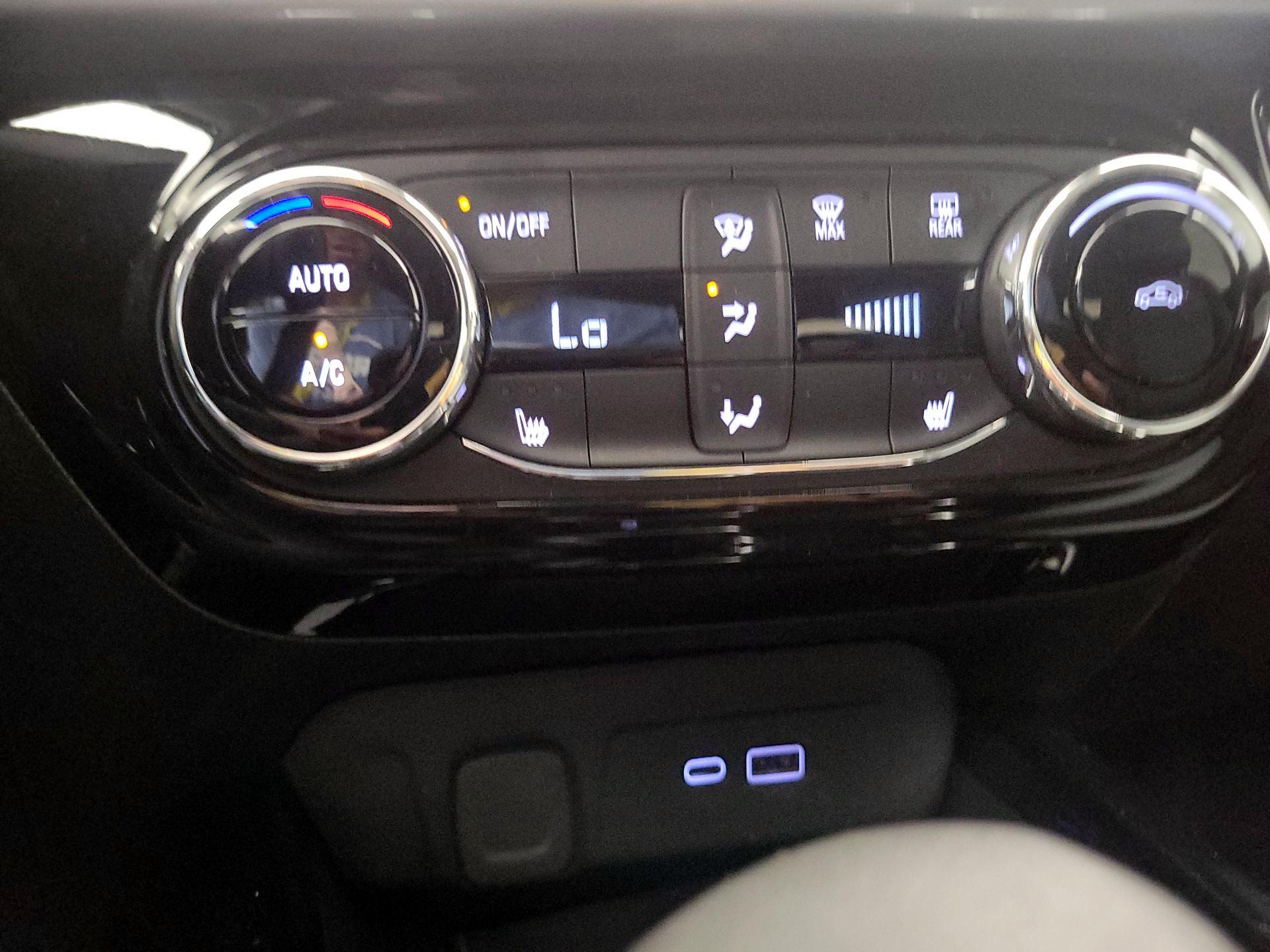 Thumbnail: 2025 Chevrolet Trax - 15