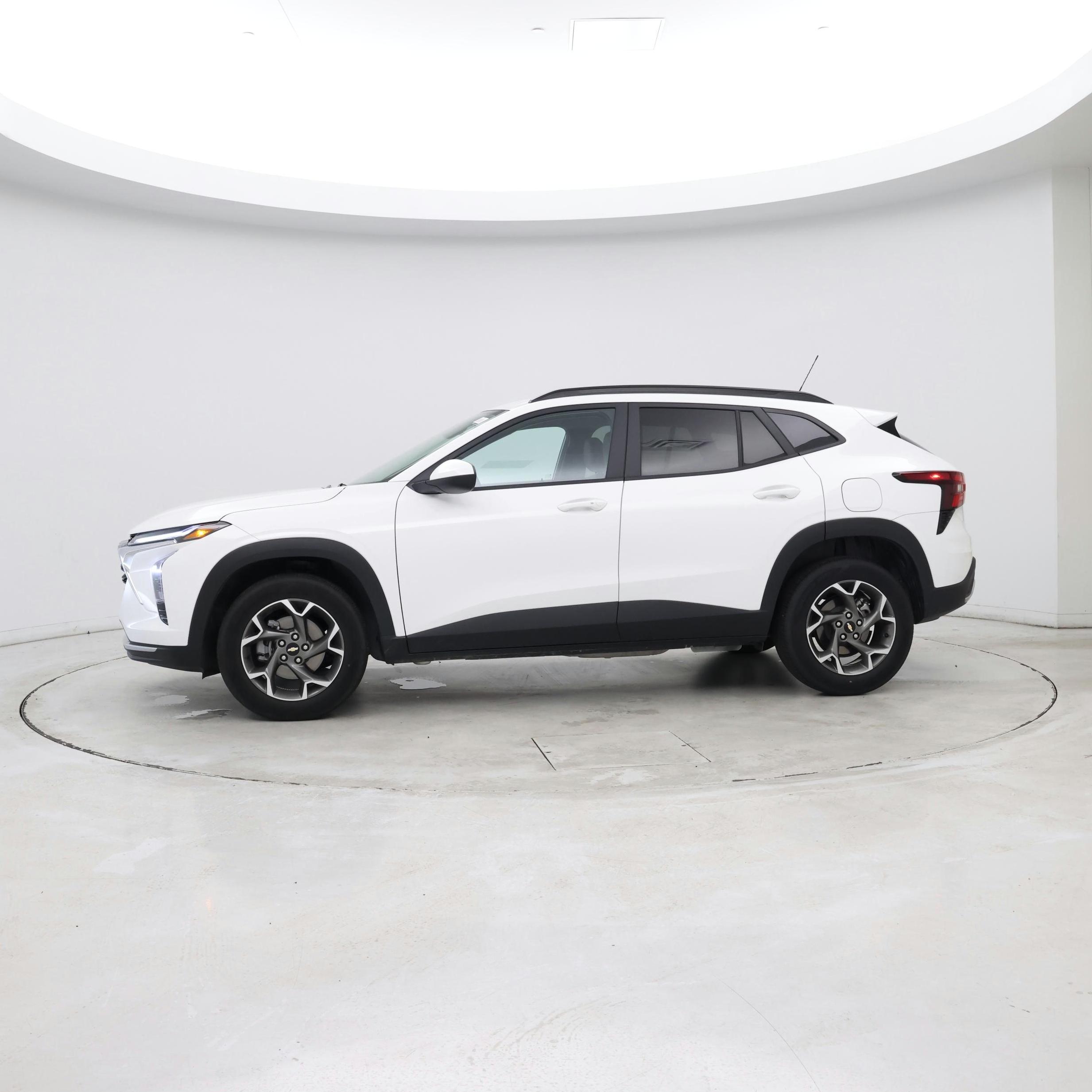 Thumbnail: 2025 Chevrolet Trax - 2