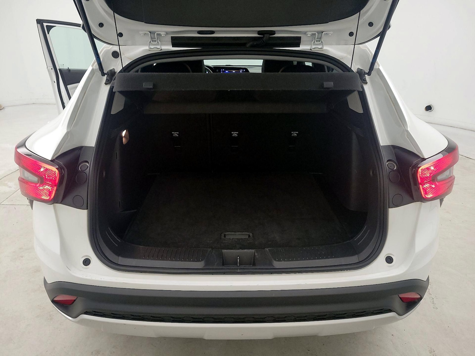 2025 Chevrolet Trax LT - Photo 21