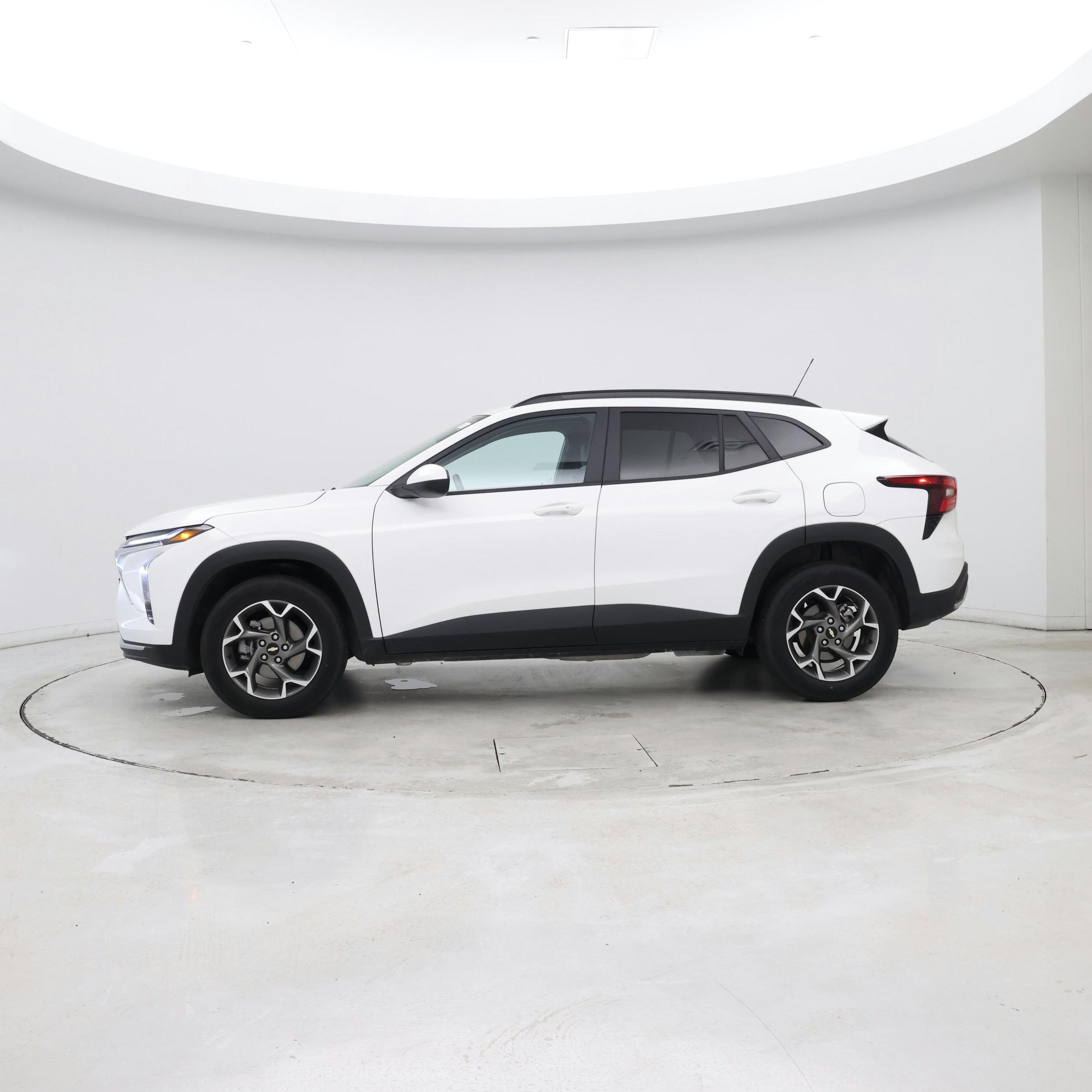 Thumbnail: 2025 Chevrolet Trax - 6
