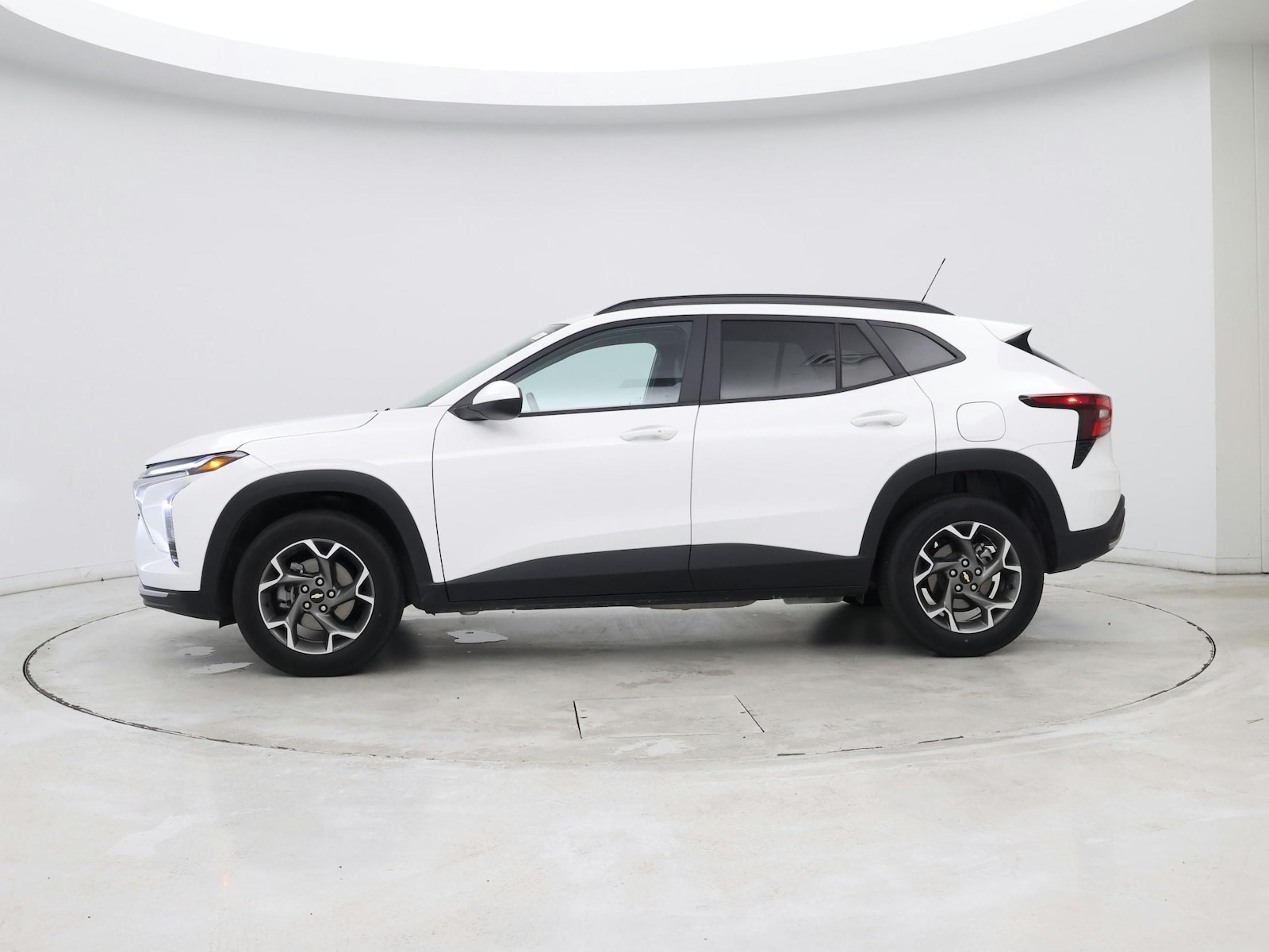 2025 Chevrolet Trax LT - Photo 7