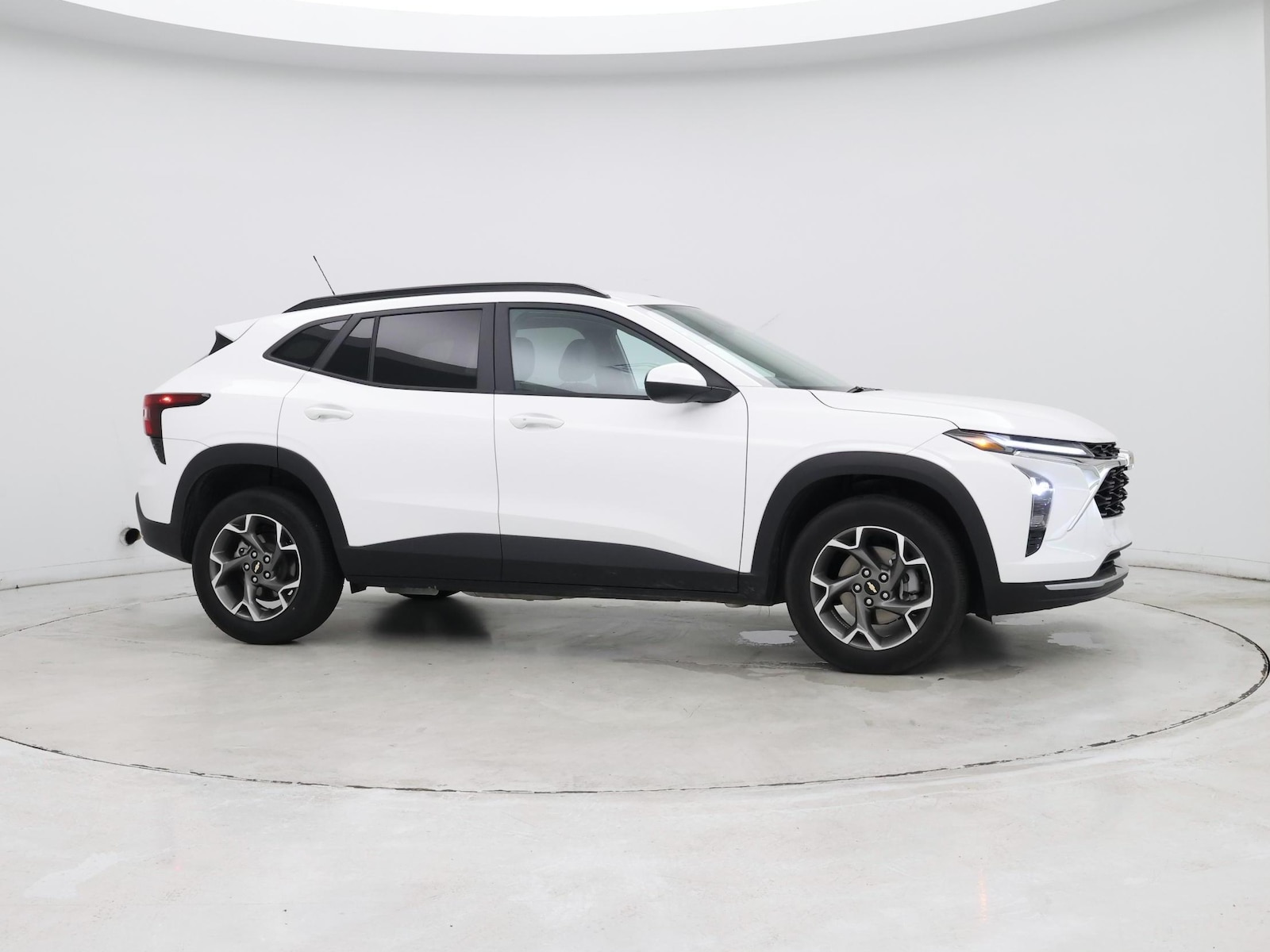 2025 Chevrolet Trax LT - Photo 8
