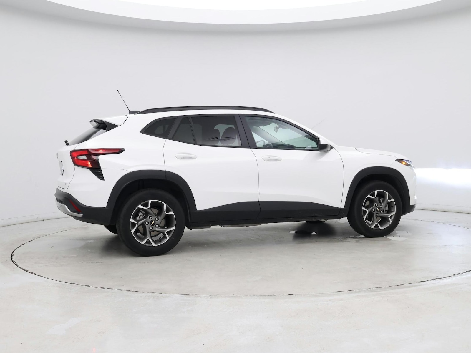 2025 Chevrolet Trax LT - Photo 9