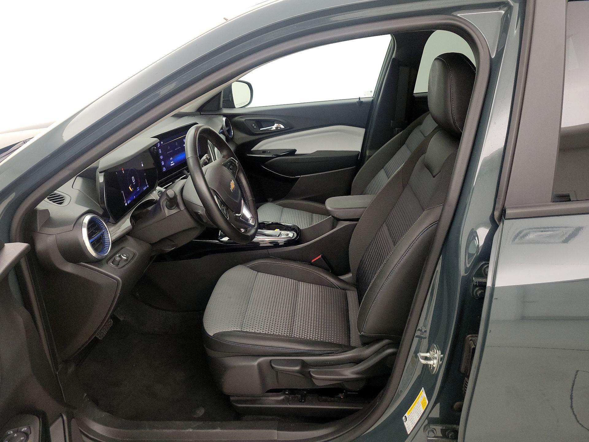 Thumbnail: 2025 Chevrolet Trax - 11