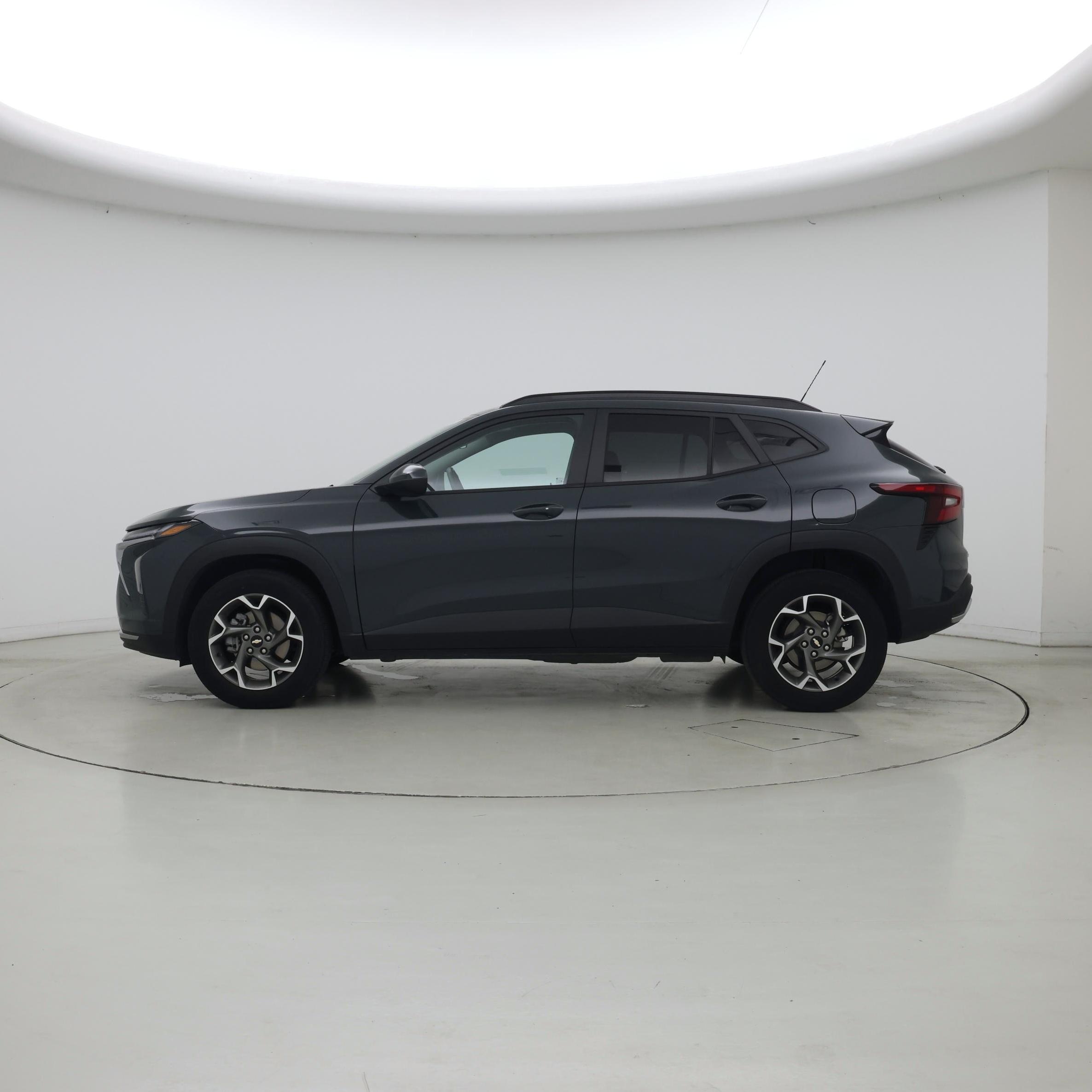Thumbnail: 2025 Chevrolet Trax - 3