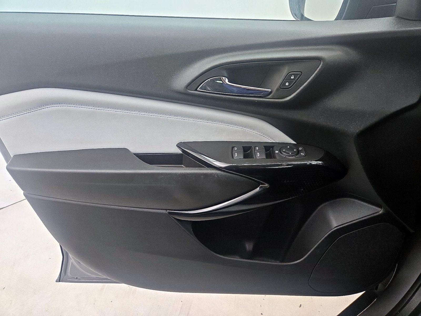 2025 Chevrolet Trax LT - Photo 13