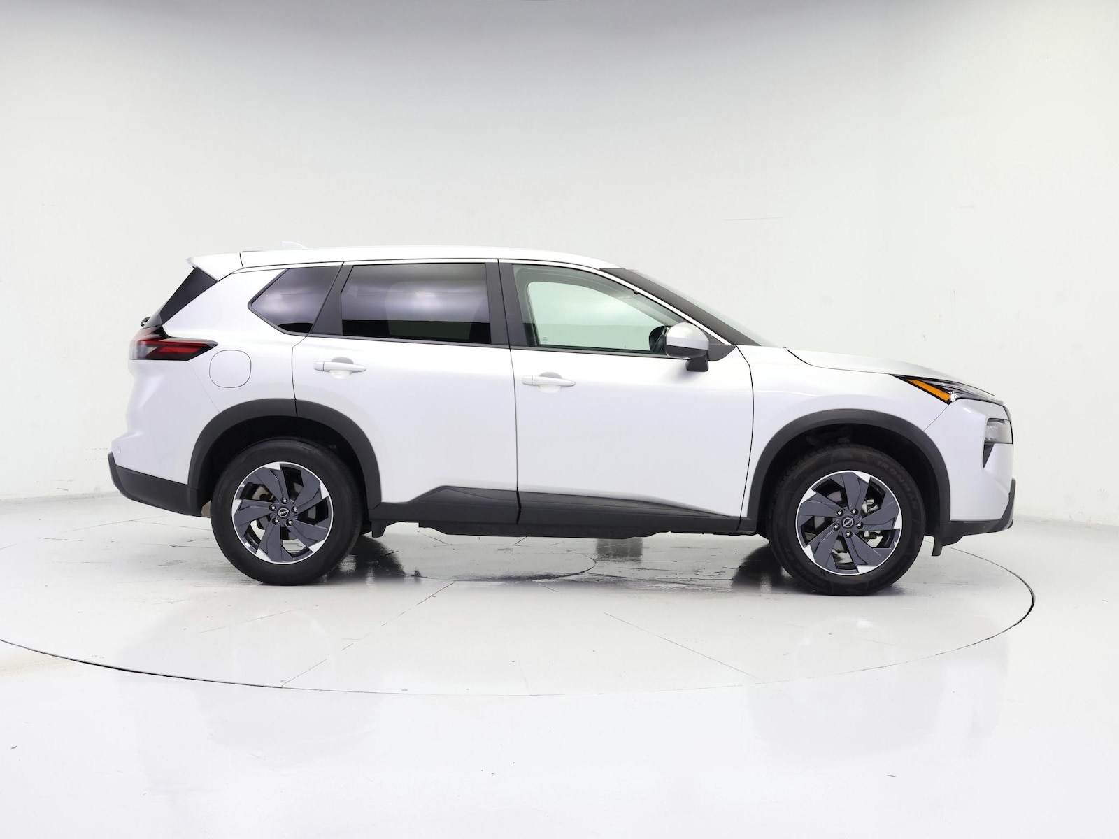 2025 Nissan Rogue SV - Photo 8