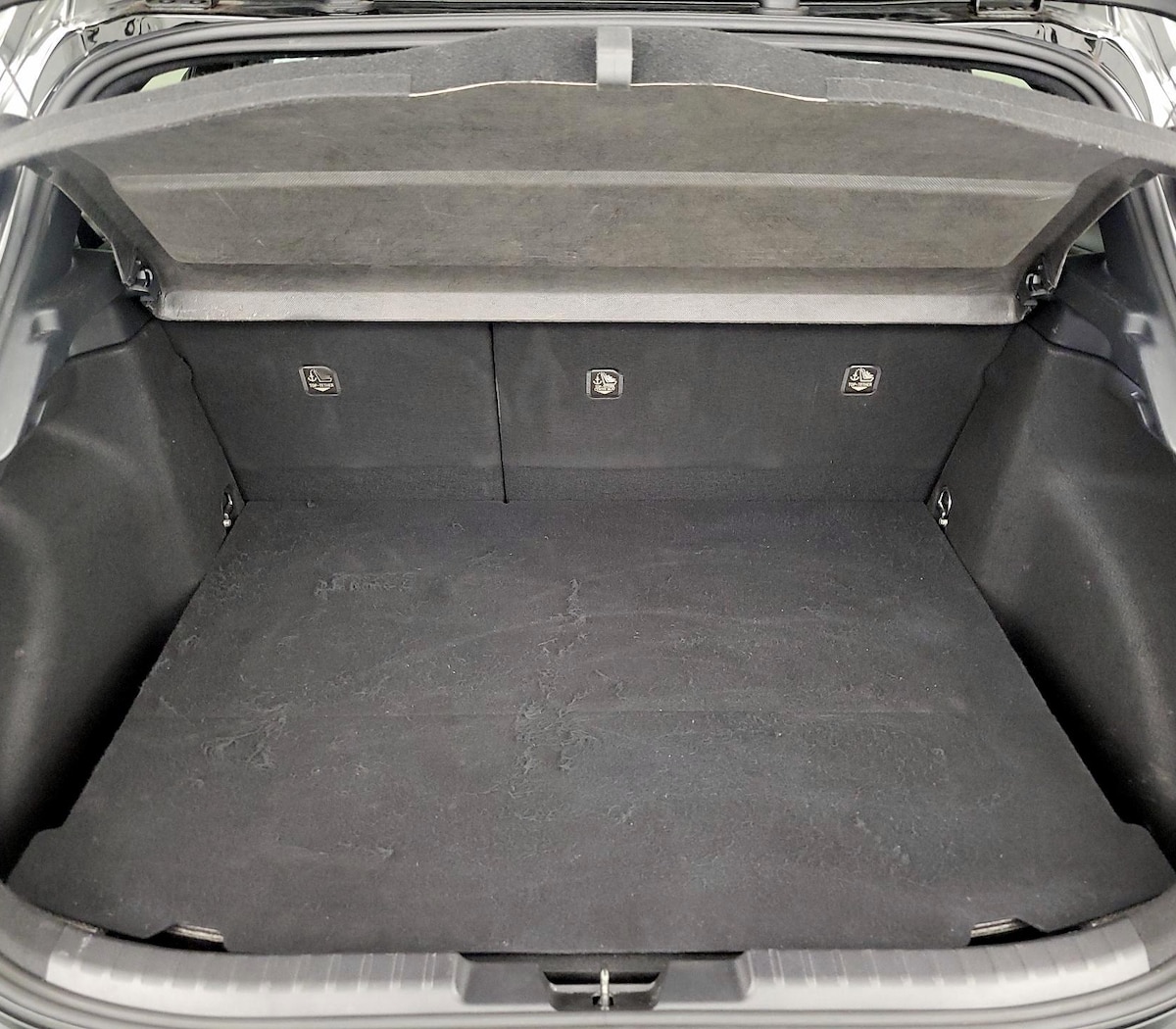 Trunk/Cargo (Seats Up)