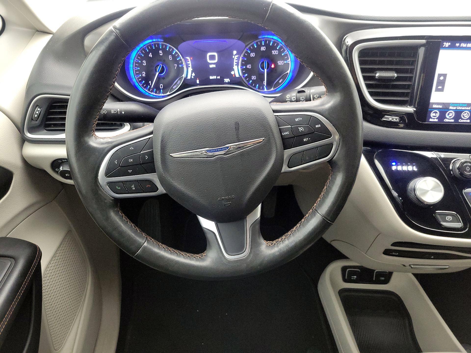 Thumbnail: 2020 Chrysler Pacifica - 10