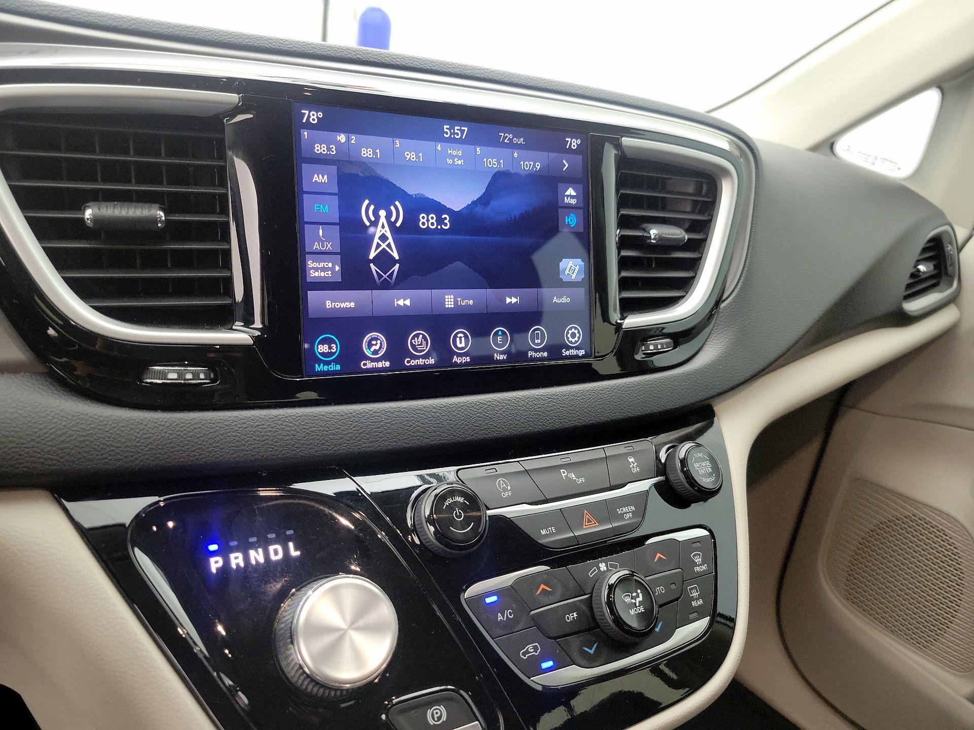 Thumbnail: 2020 Chrysler Pacifica - 16