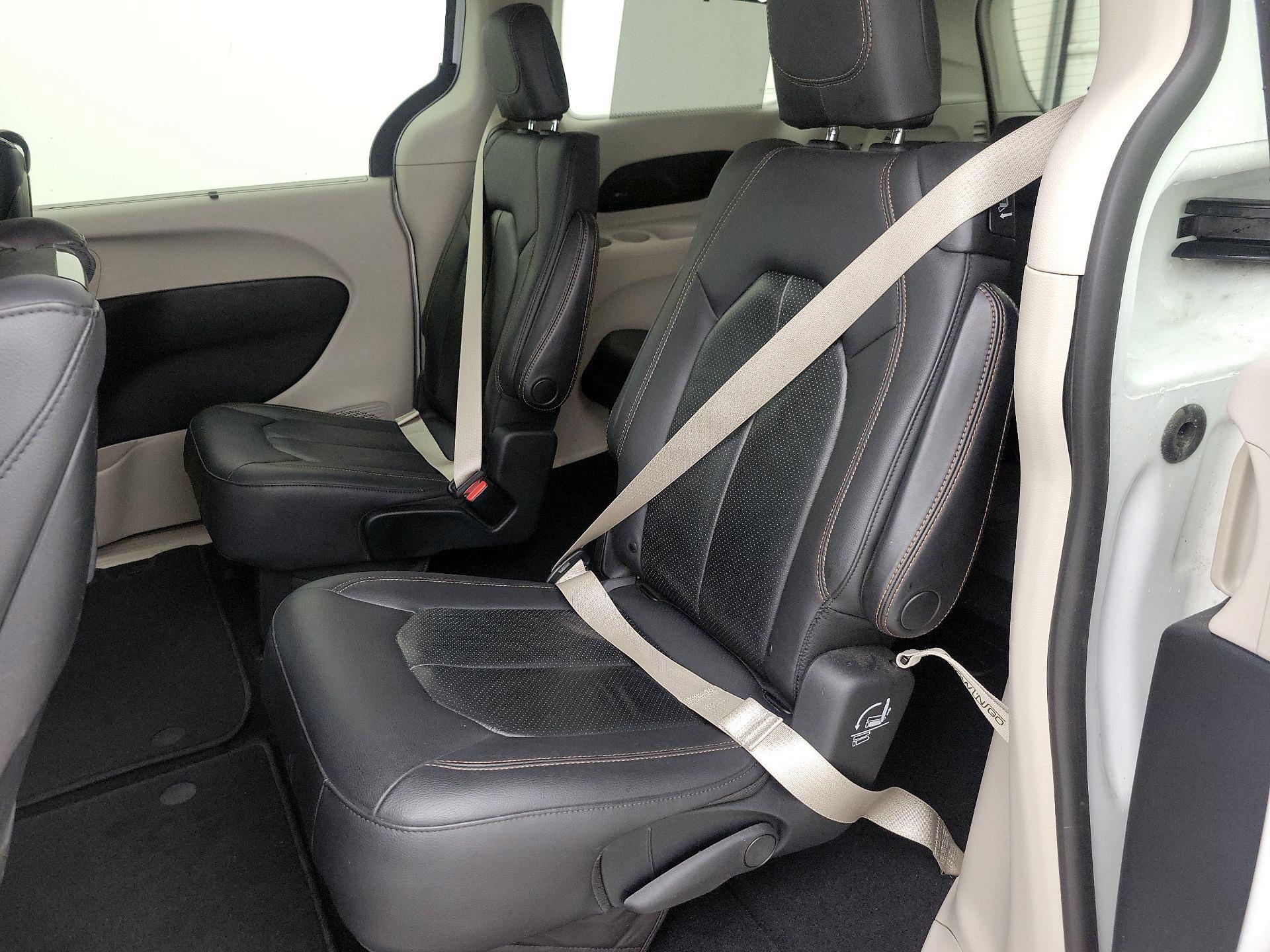 Thumbnail: 2020 Chrysler Pacifica - 20