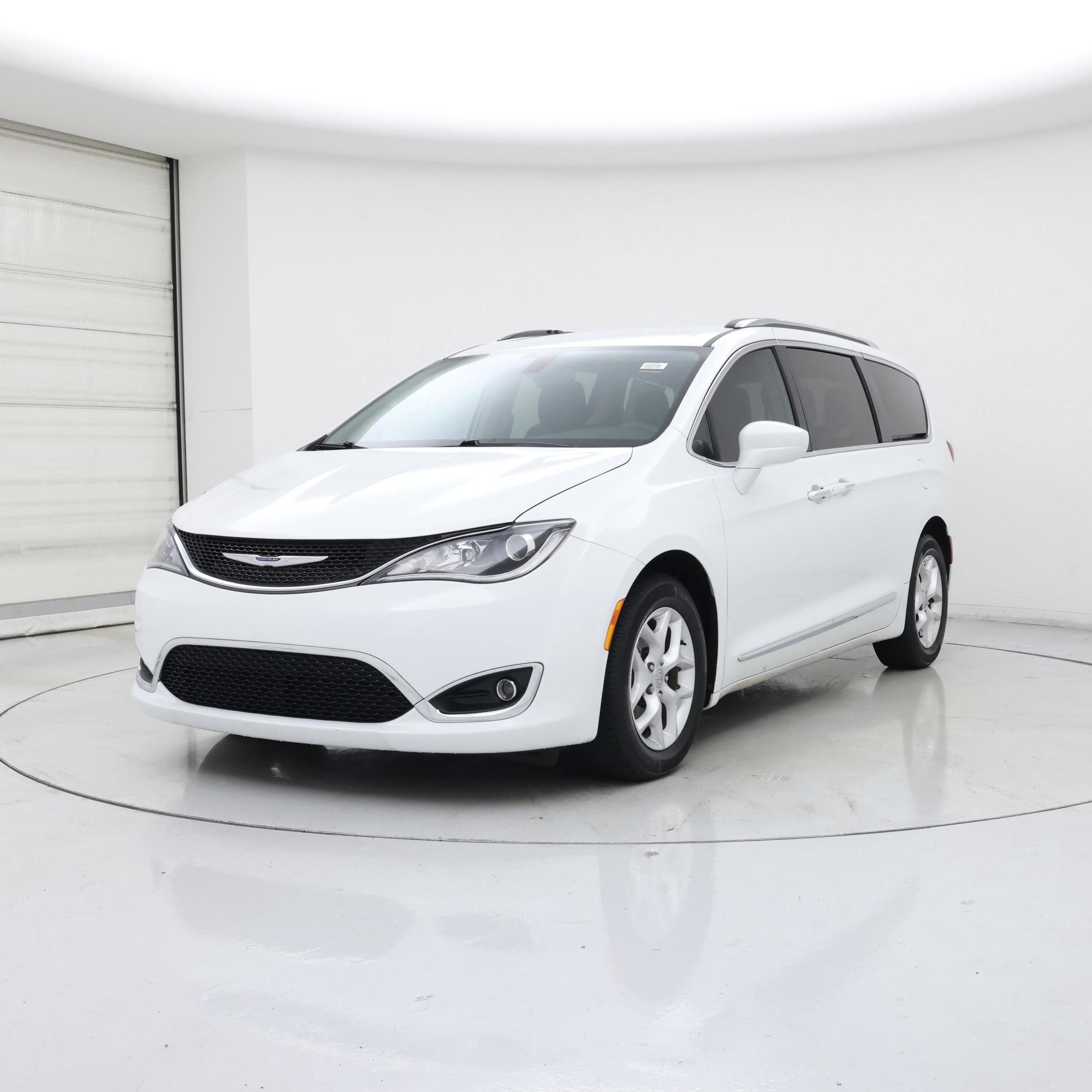Thumbnail: 2020 Chrysler Pacifica - 4
