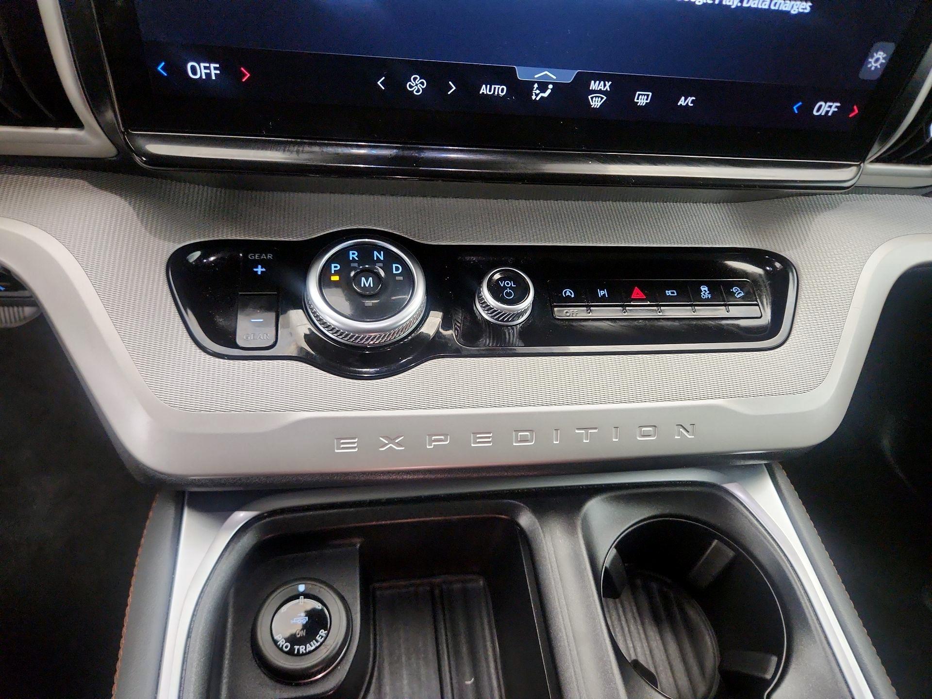 Thumbnail: 2025 Ford Expedition - 17