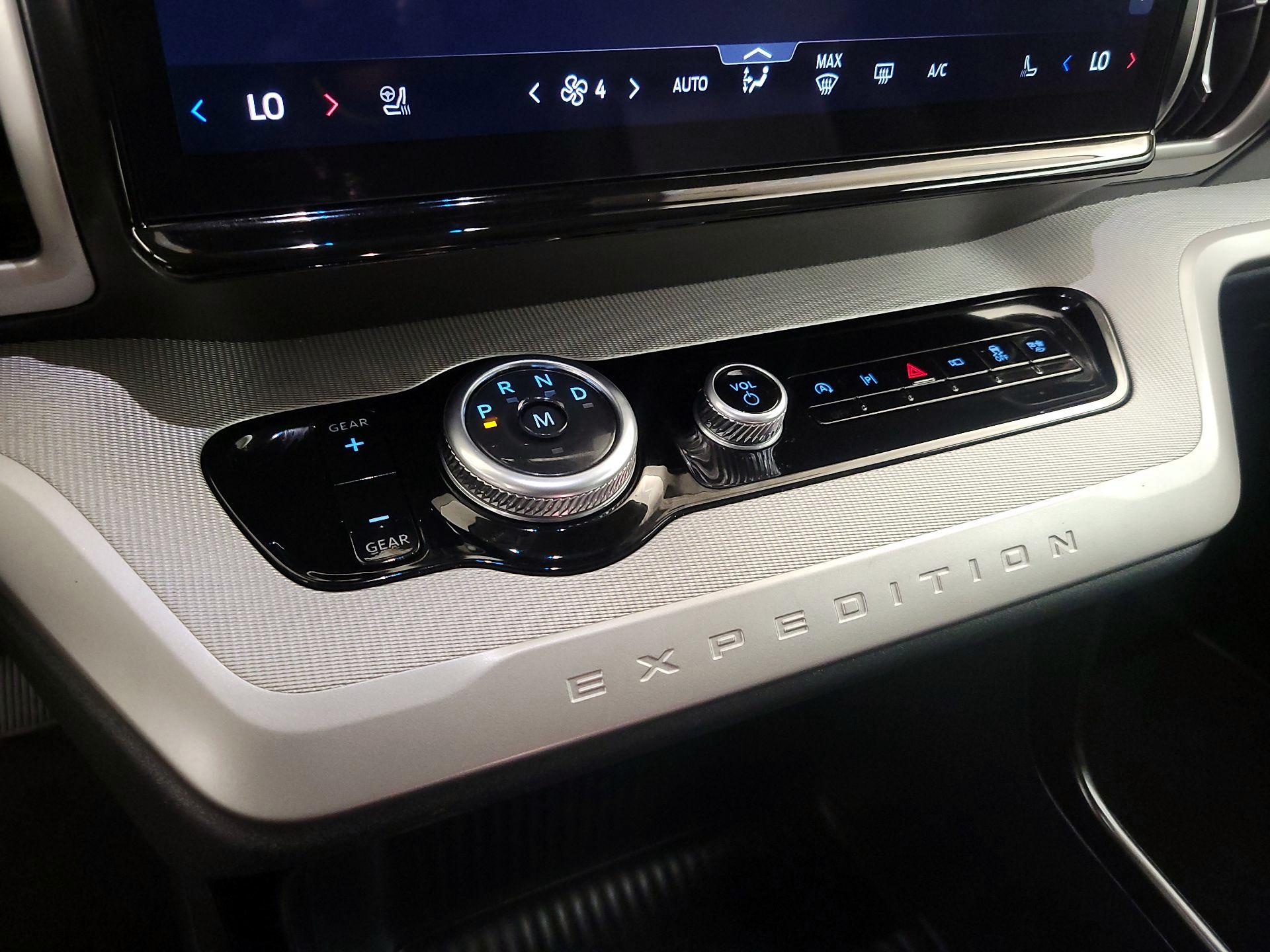 Thumbnail: 2025 Ford Expedition - 17