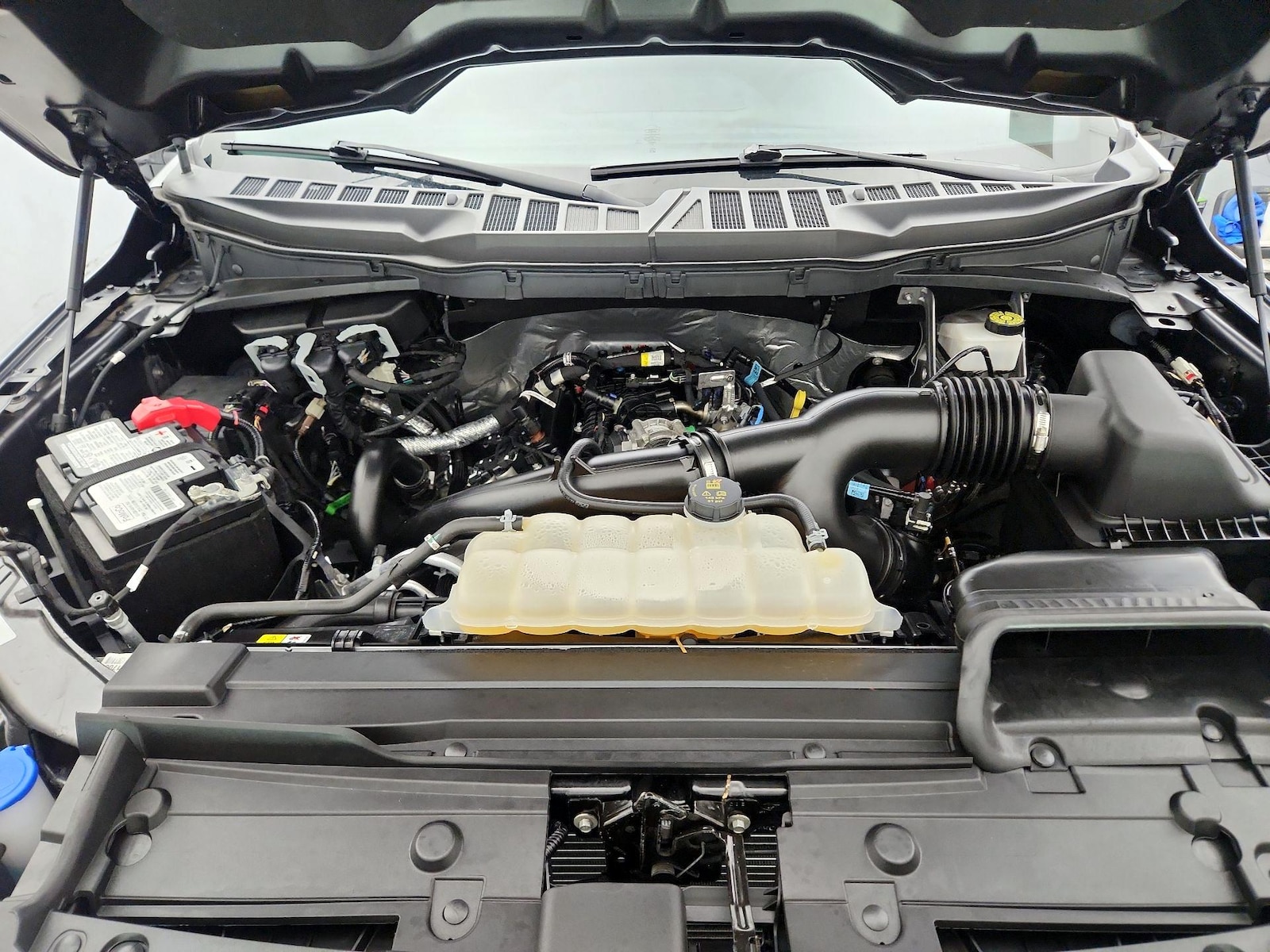 2023 Ford F-150 XLT - Photo 23