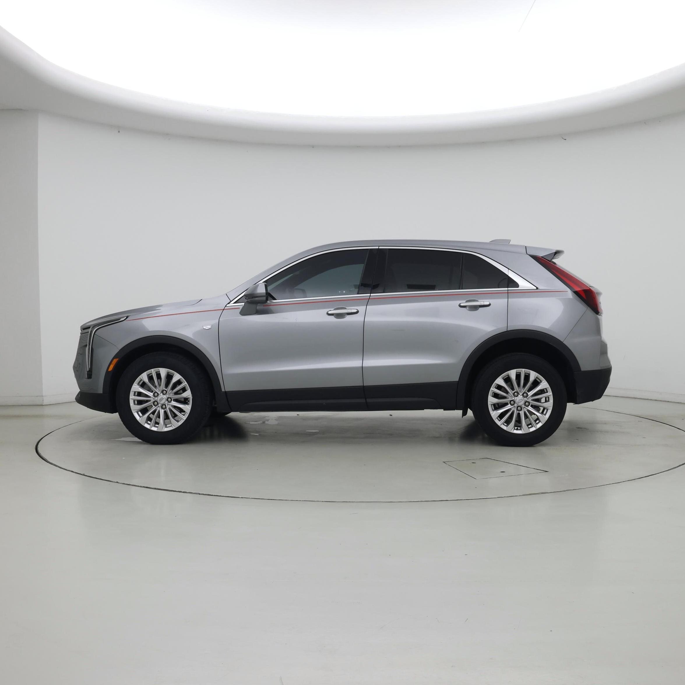 Thumbnail: 2024 Cadillac XT4 - 3