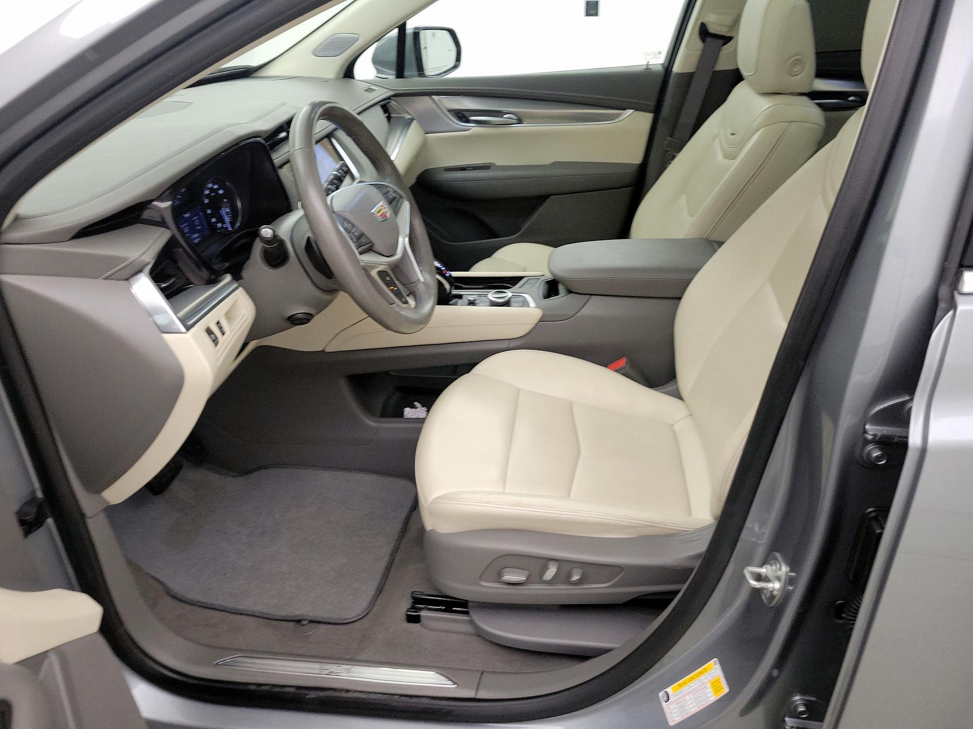 Thumbnail: 2024 Cadillac XT5 - 11
