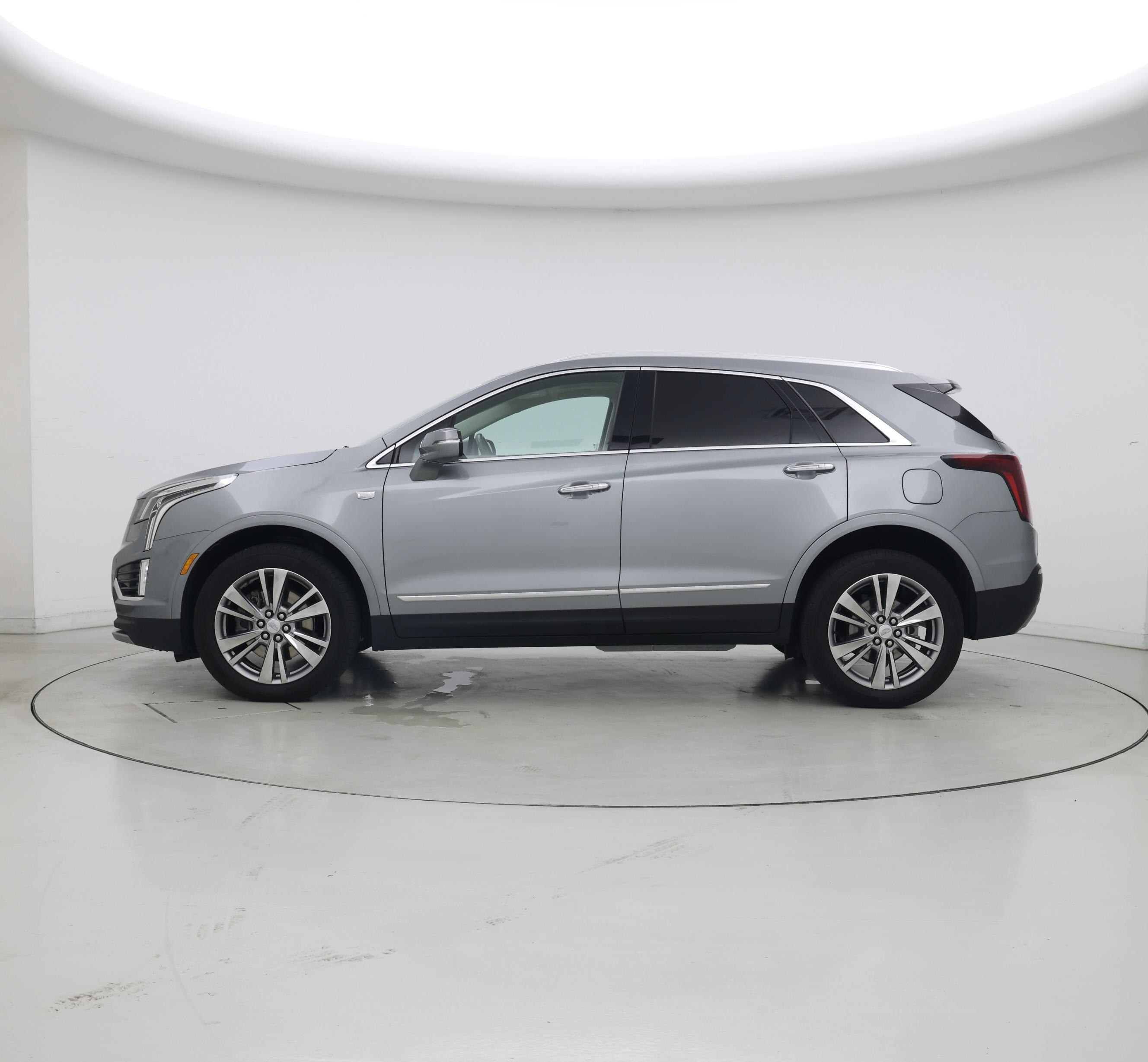 Thumbnail: 2024 Cadillac XT5 - 3