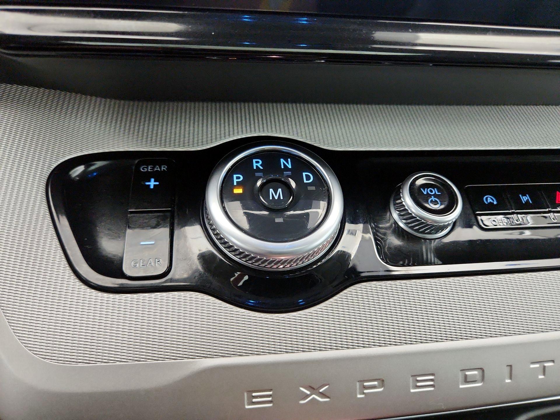 Thumbnail: 2025 Ford Expedition - 17