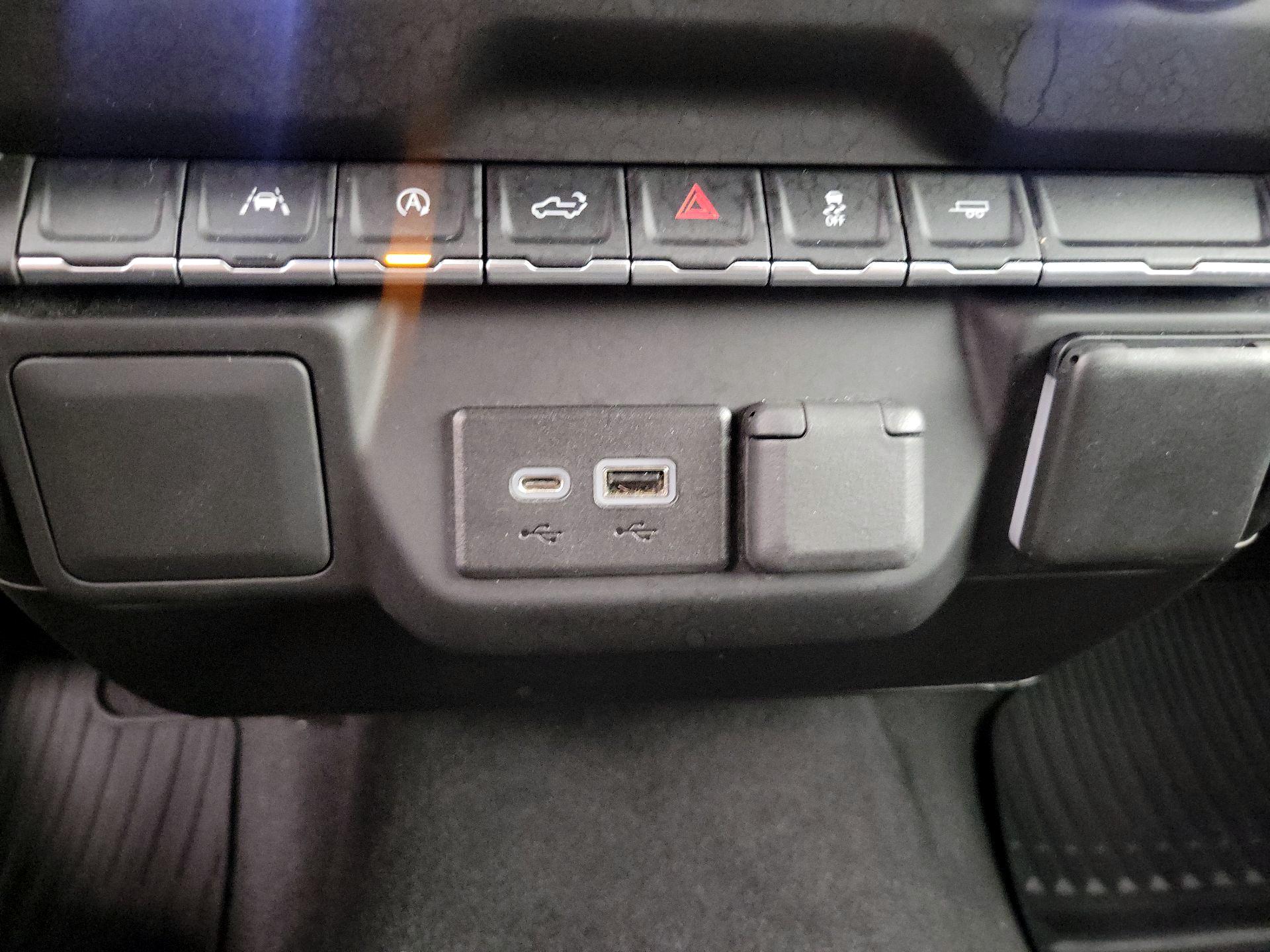 Thumbnail: 2022 Chevrolet Silverado 1500 - 18