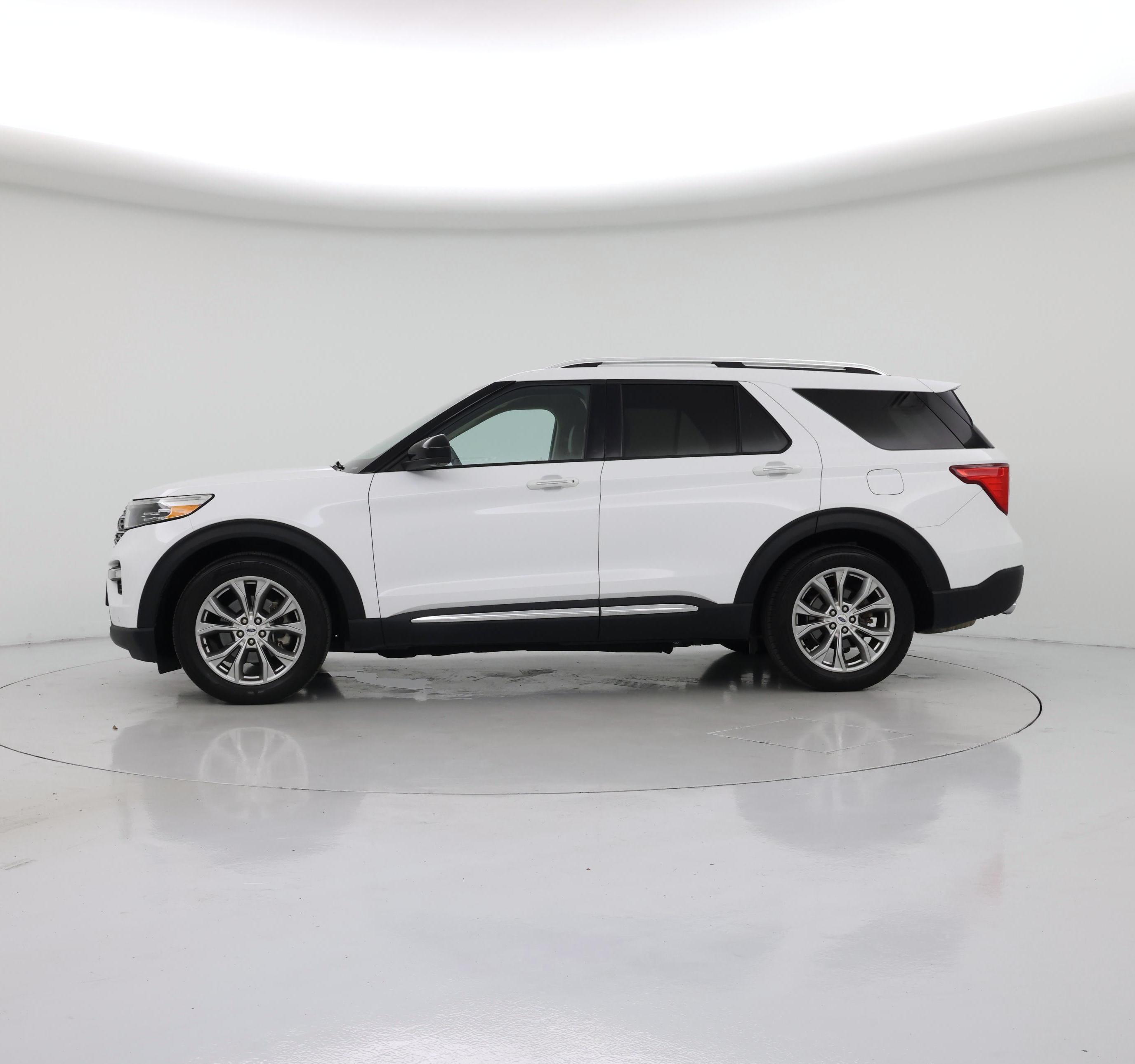 Thumbnail: 2022 Ford Explorer - 3