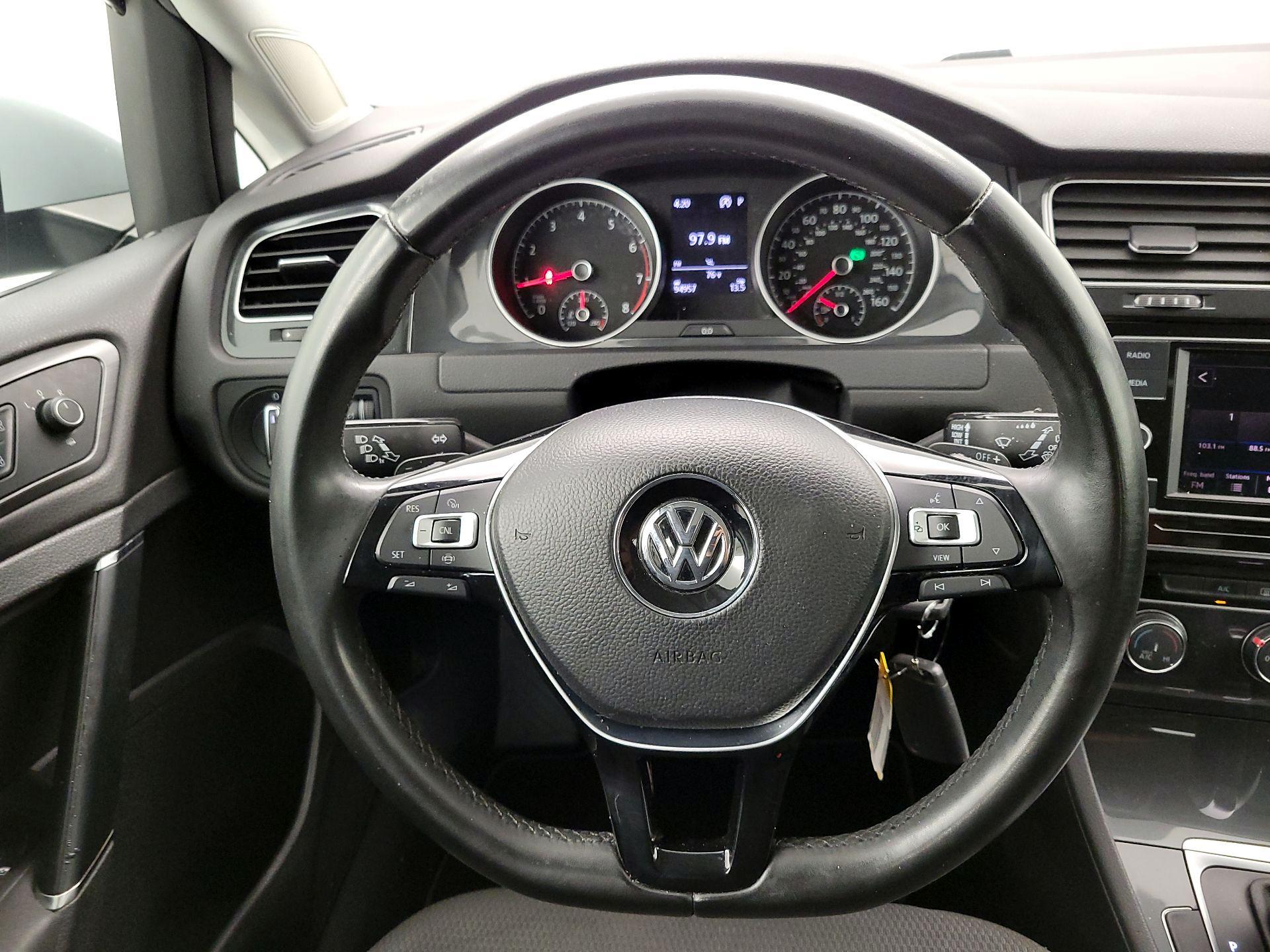 Thumbnail: 2019 Volkswagen Golf - 10
