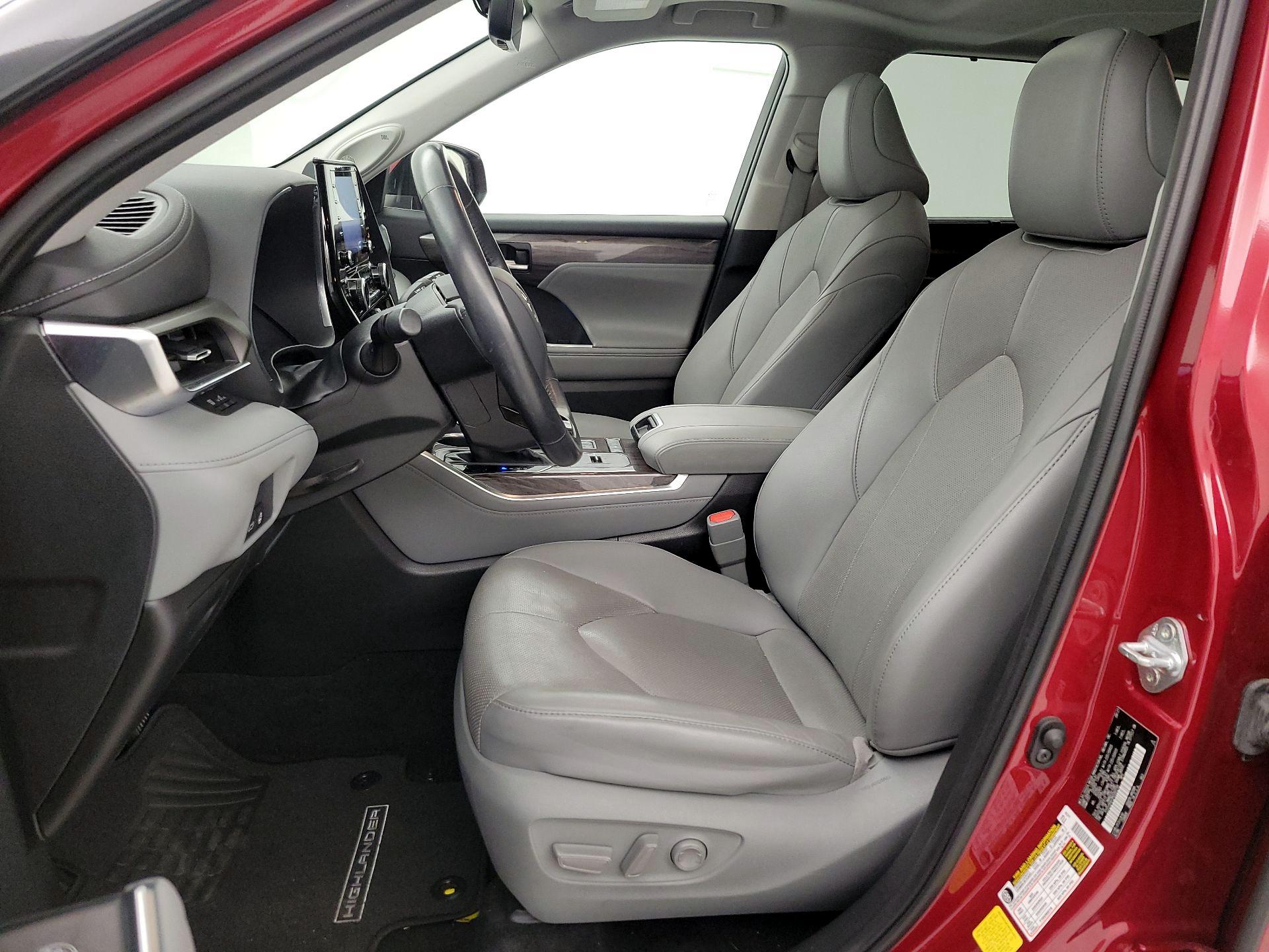 Thumbnail: 2021 Toyota Highlander - 11