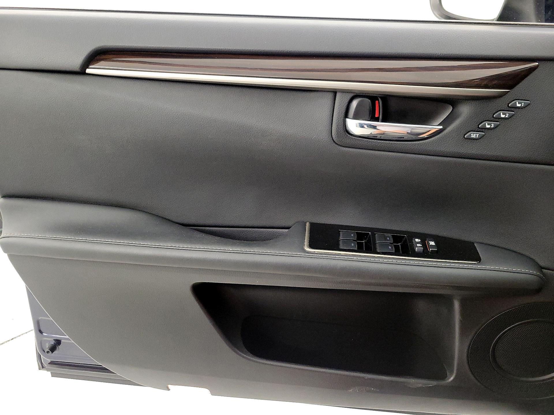 Thumbnail: 2016 Lexus ES - 12