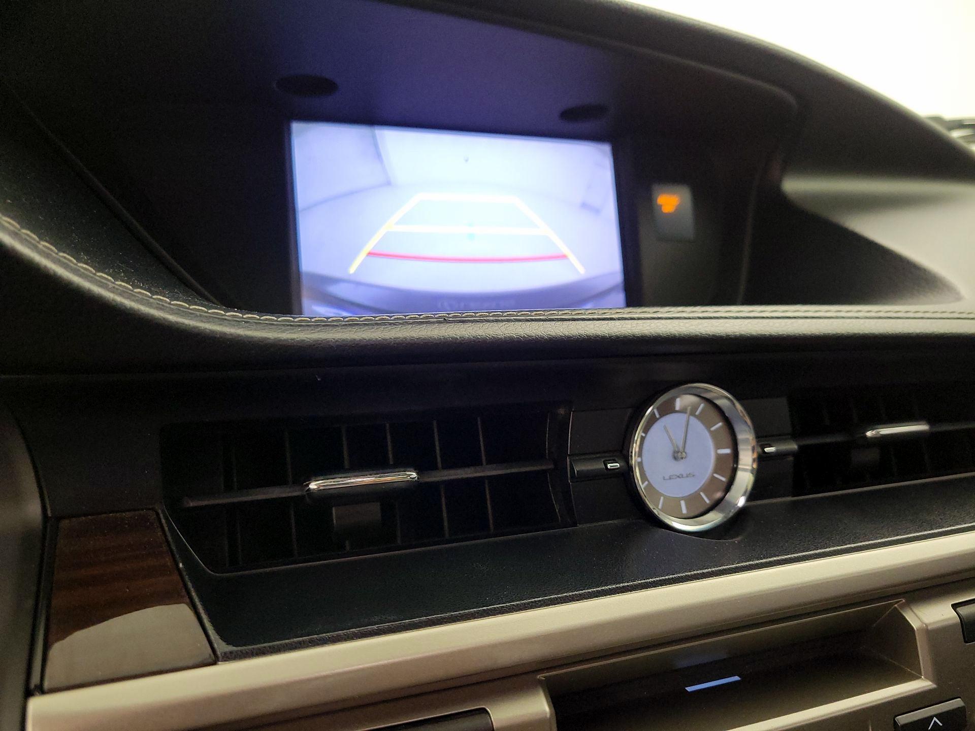 Thumbnail: 2016 Lexus ES - 15