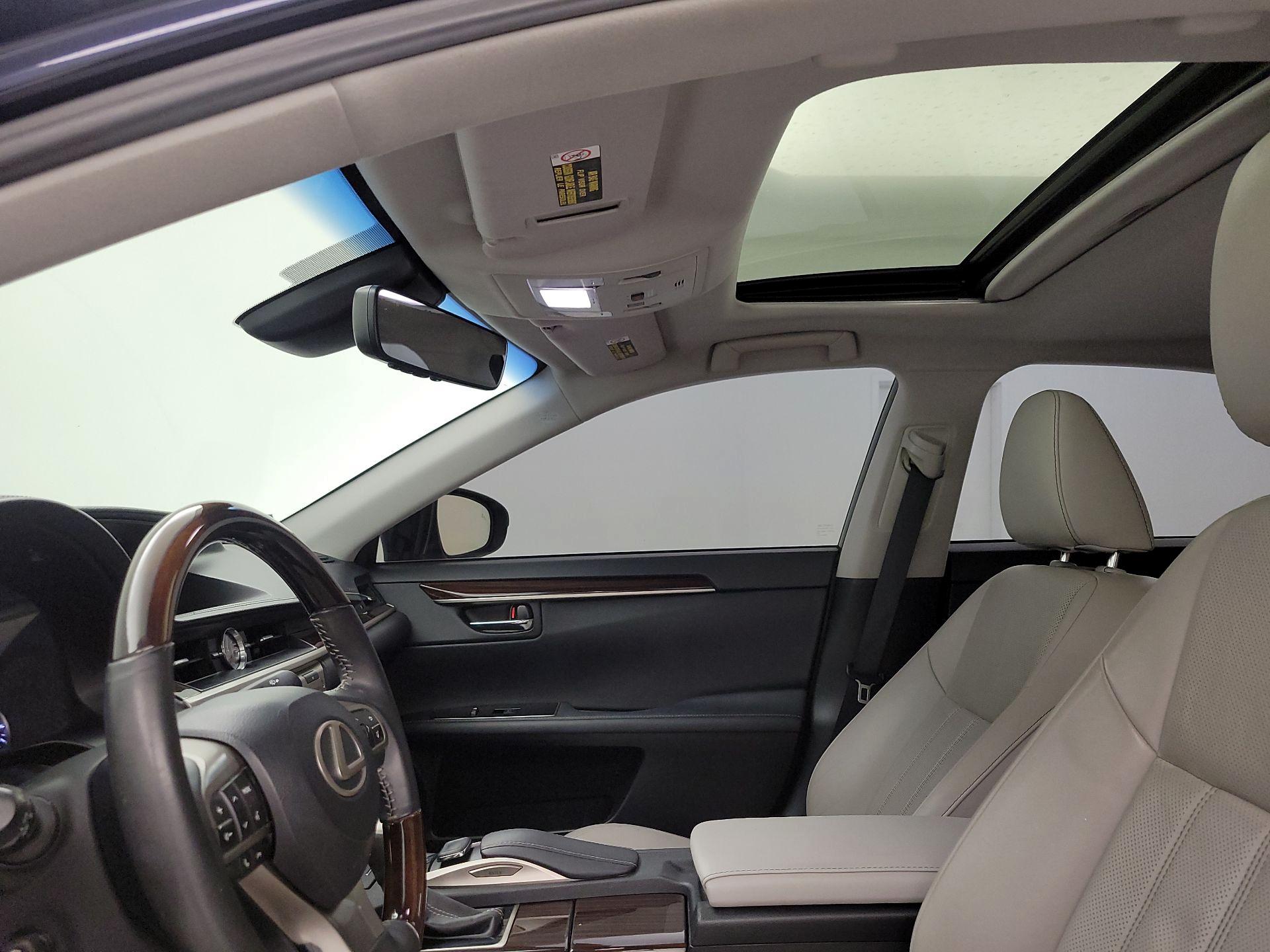 Thumbnail: 2016 Lexus ES - 19