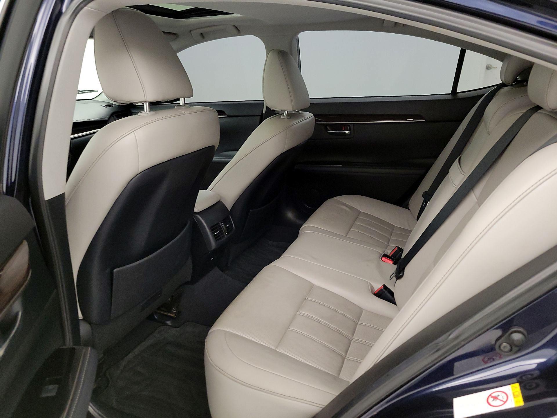 Thumbnail: 2016 Lexus ES - 20
