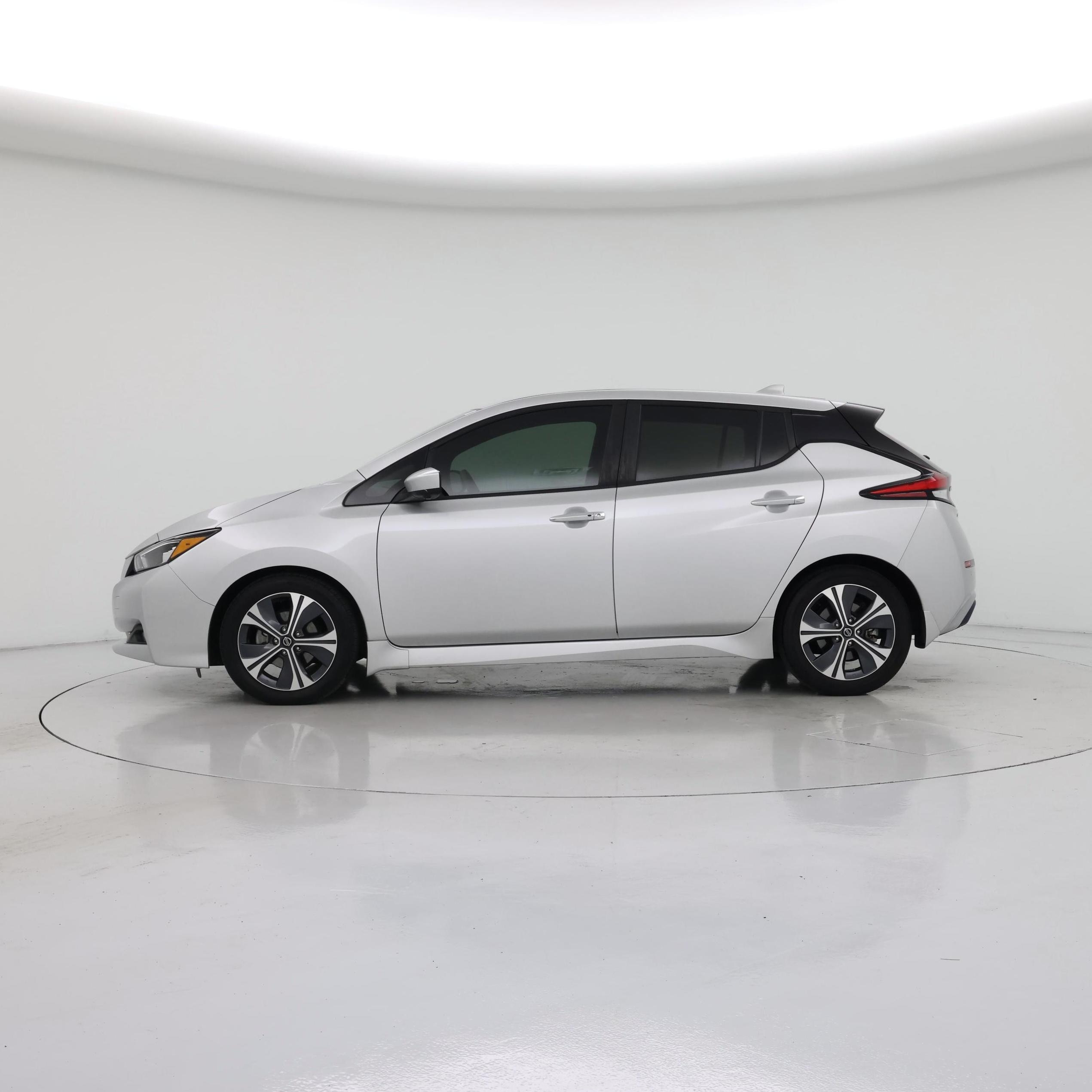 Thumbnail: 2021 Nissan Leaf - 3