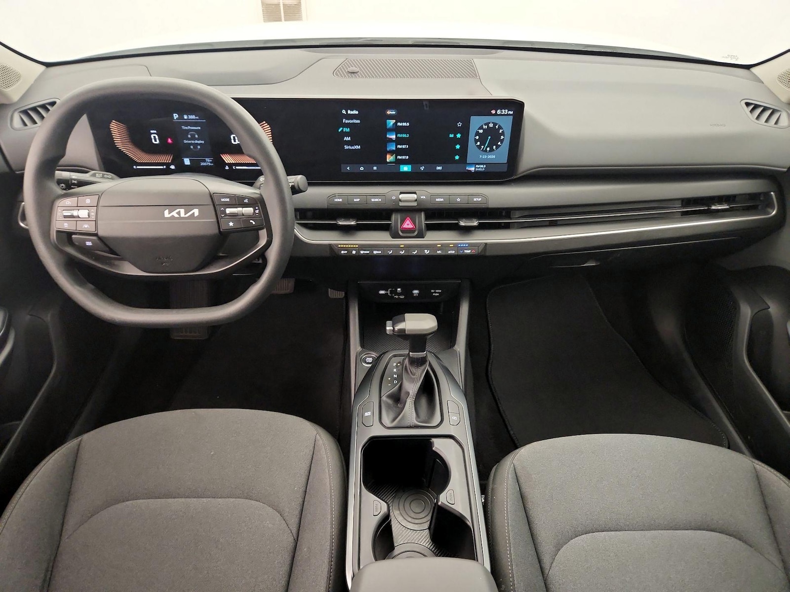 2025 Kia K4 LXS - Photo 10