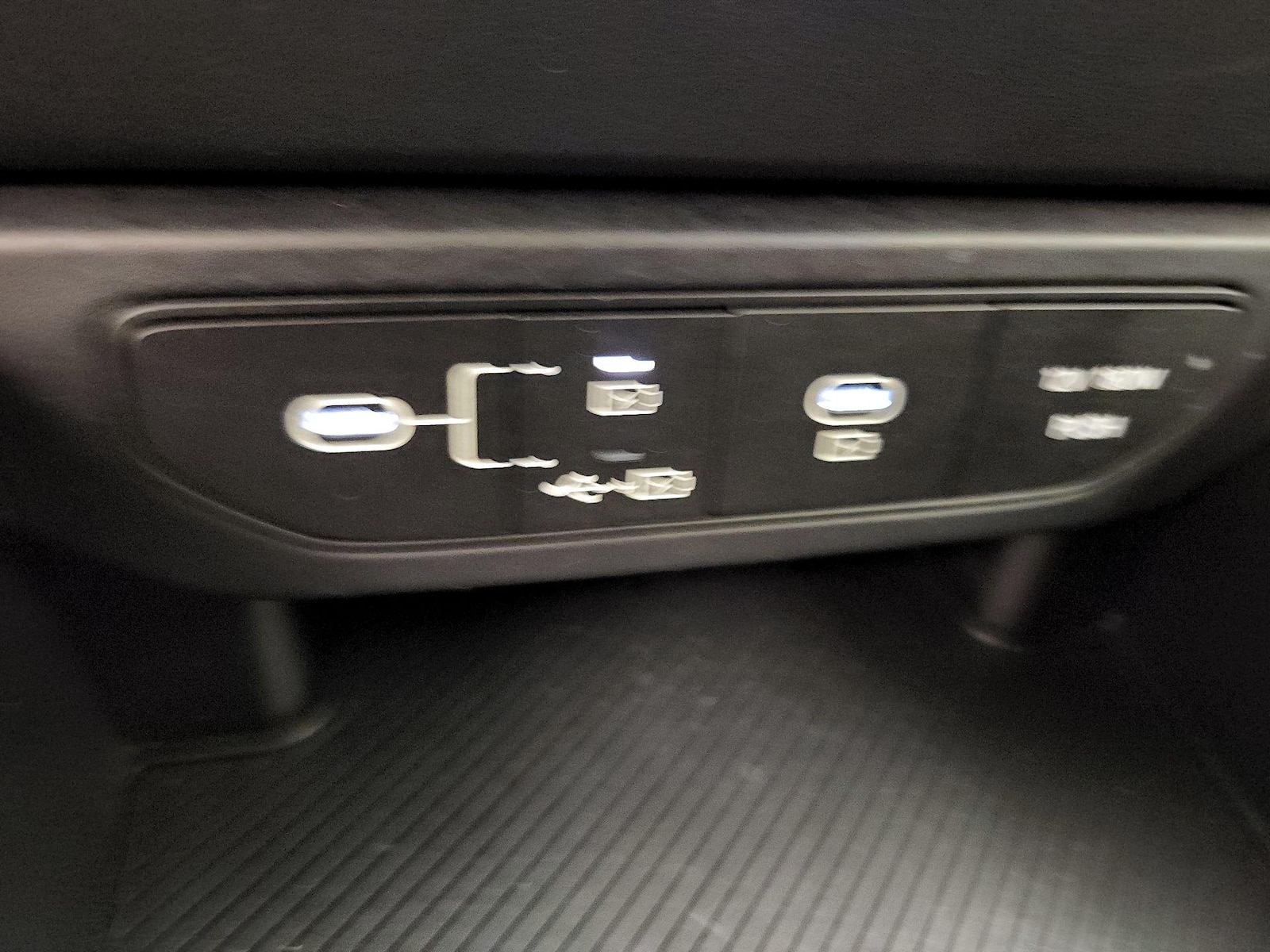 2025 Kia K4 LXS - Photo 19