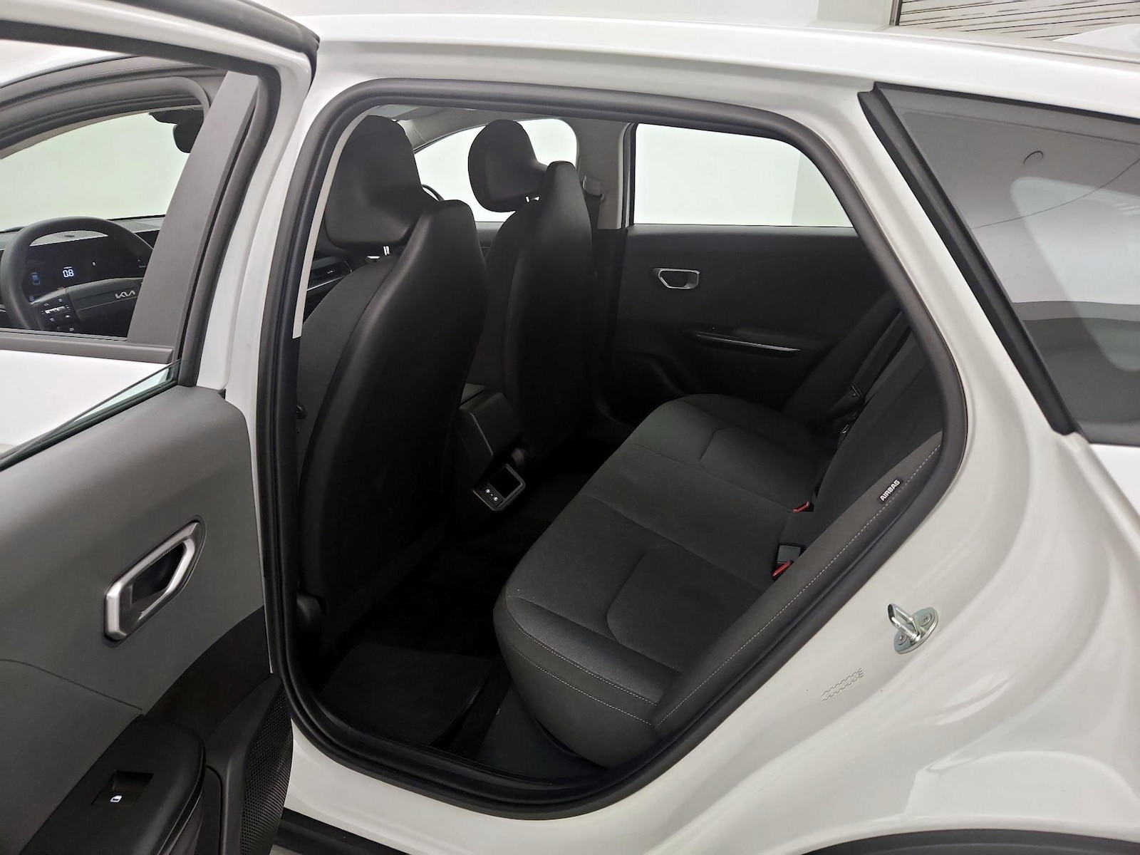 2025 Kia K4 LXS - Photo 20