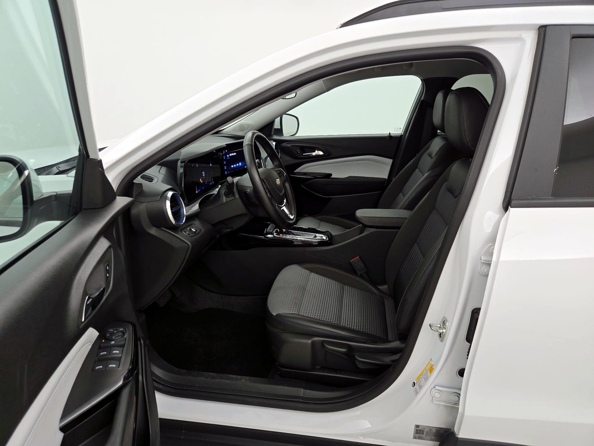Thumbnail: 2025 Chevrolet Trax - 11