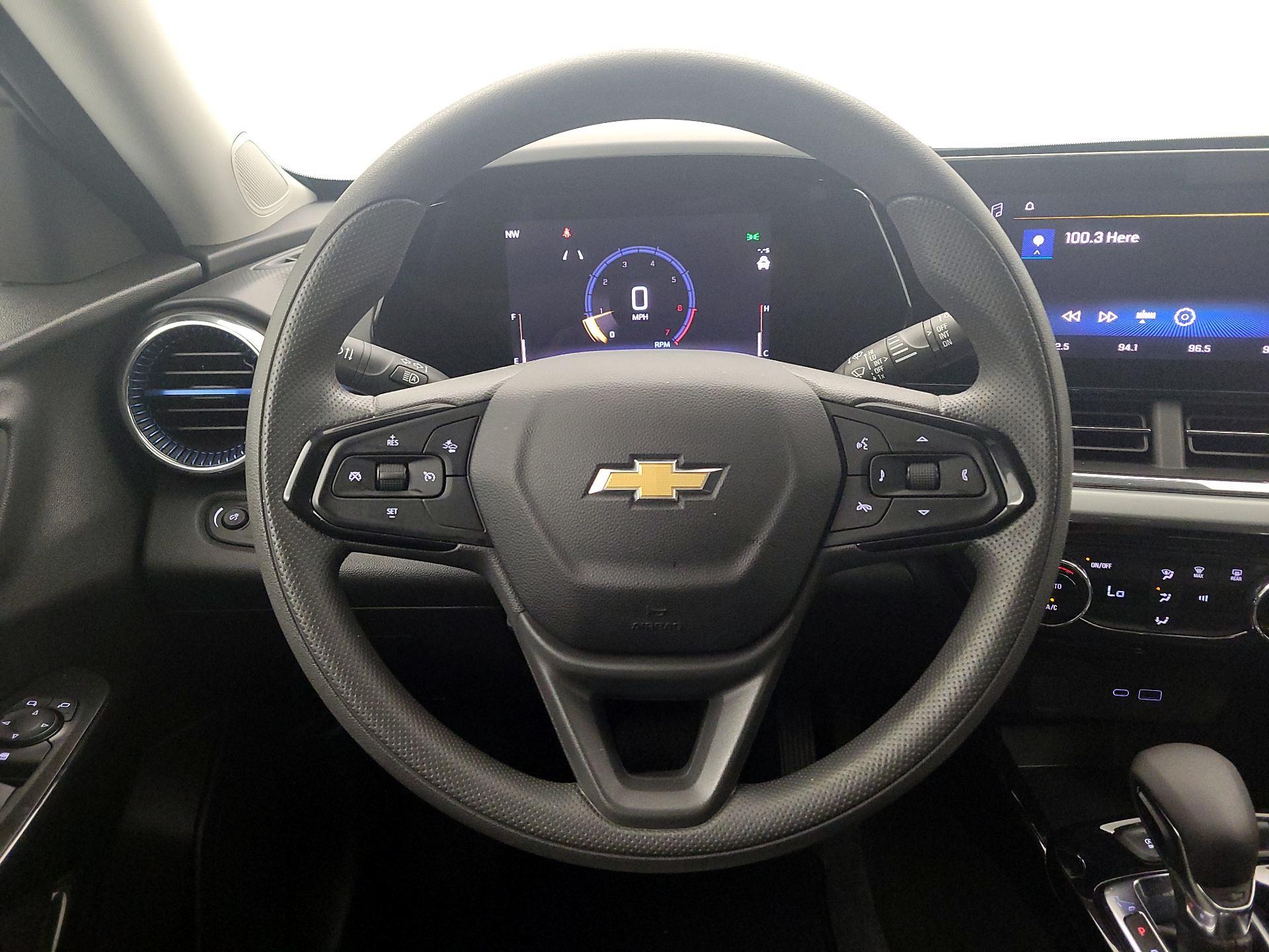 Thumbnail: 2025 Chevrolet Trax - 10