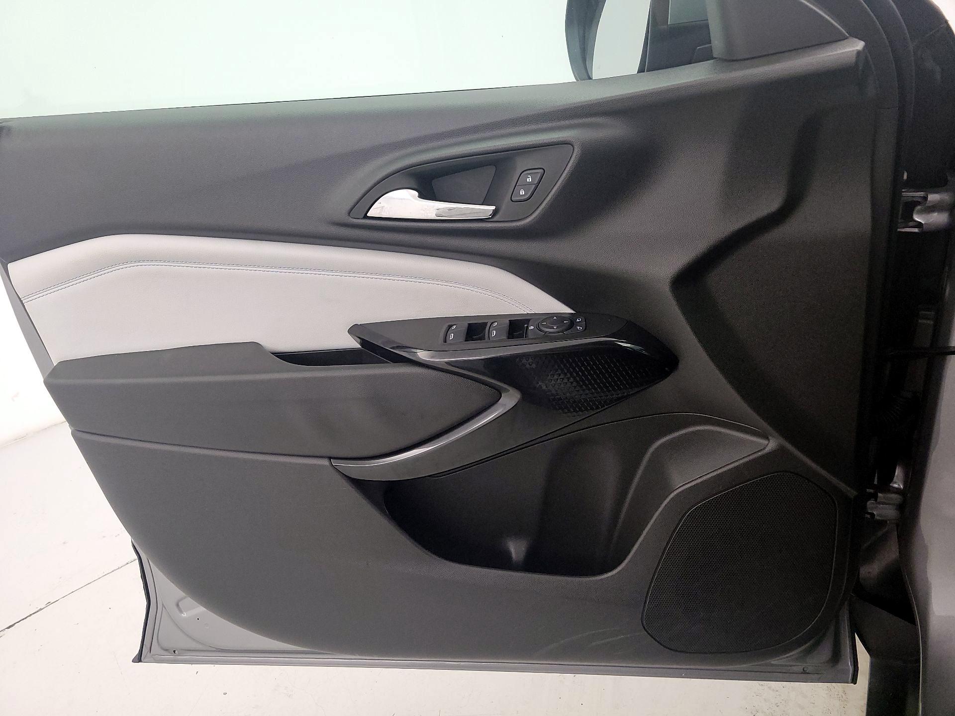 Thumbnail: 2025 Chevrolet Trax - 12
