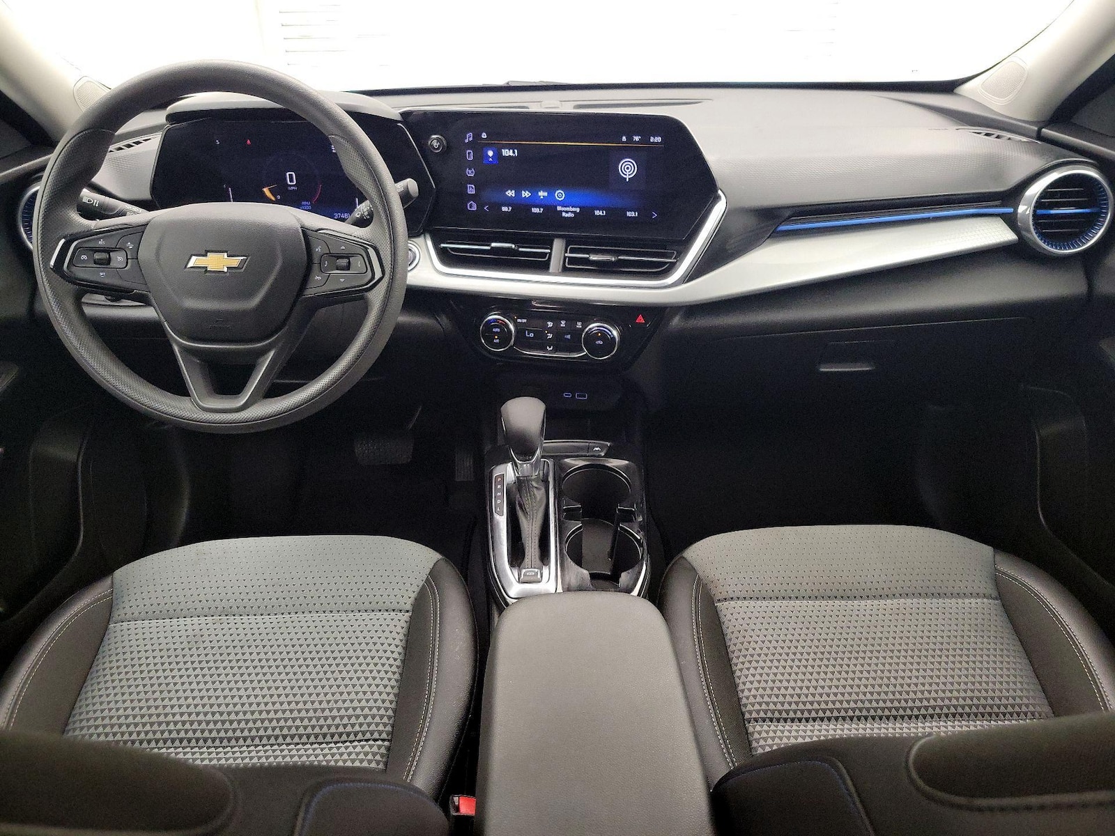 2025 Chevrolet Trax LT - Photo 10