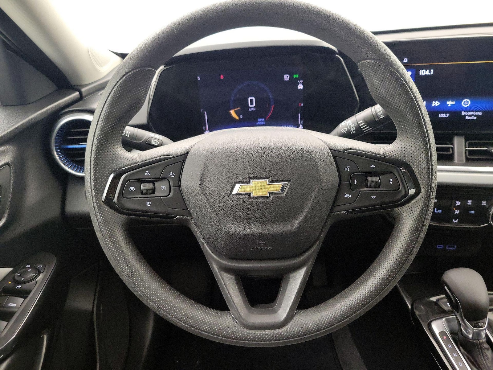 2025 Chevrolet Trax LT - Photo 11