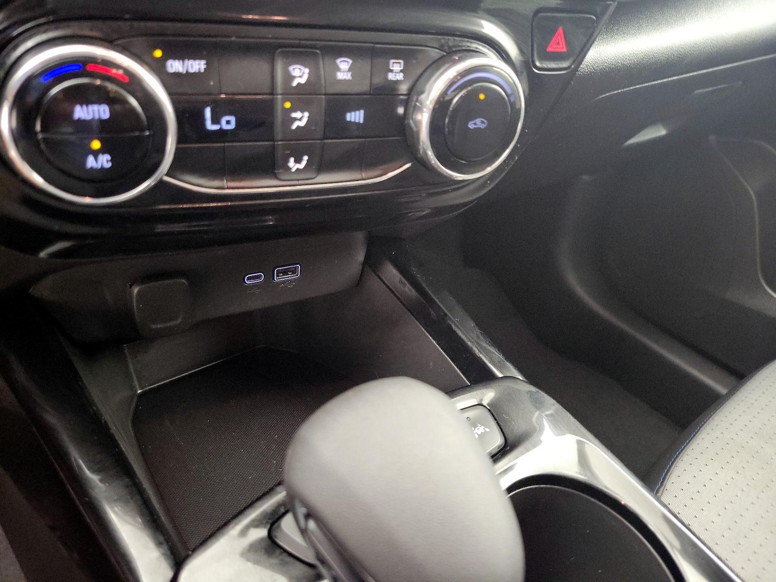 2025 Chevrolet Trax LT - Photo 17
