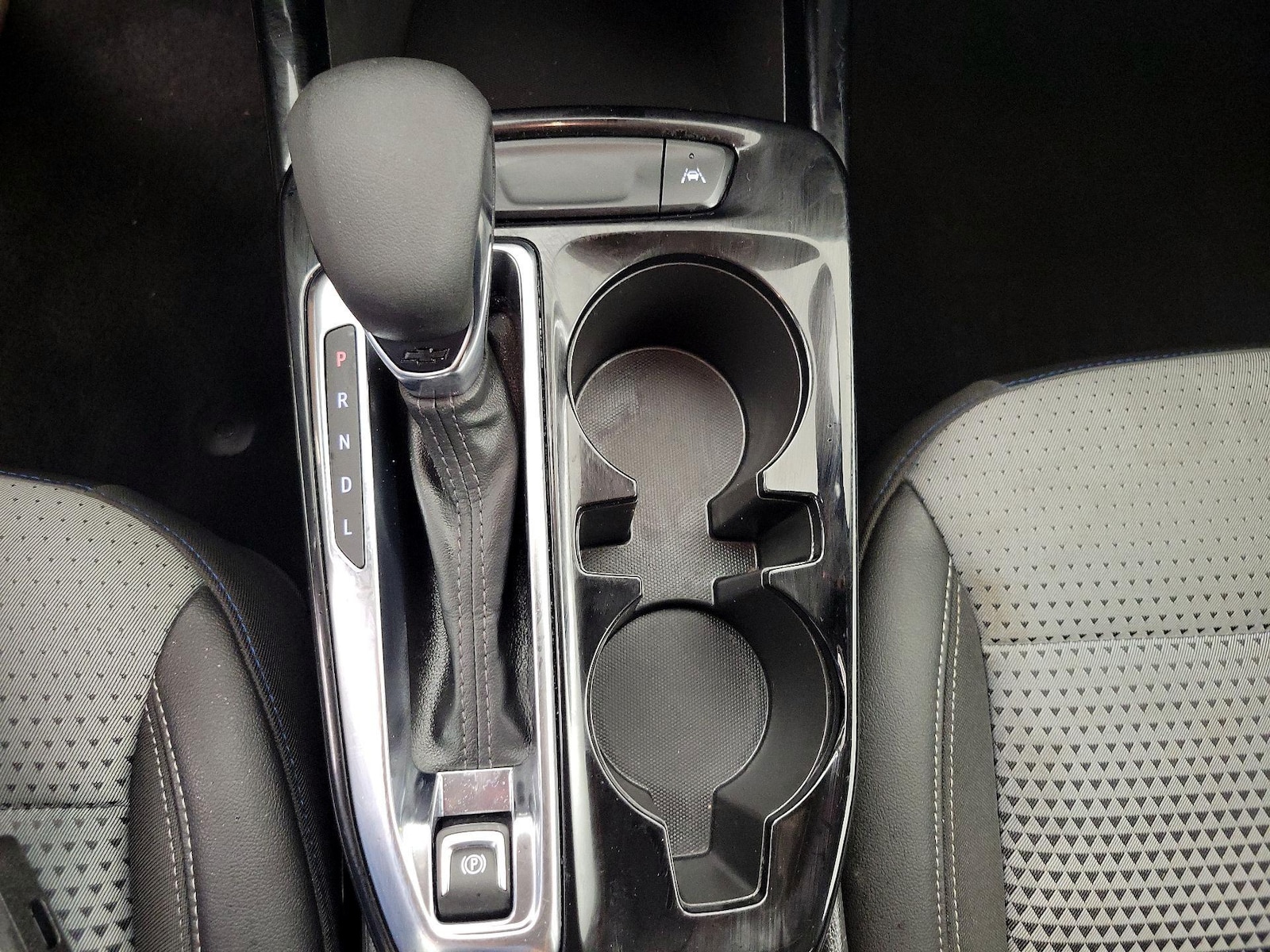 2025 Chevrolet Trax LT - Photo 18