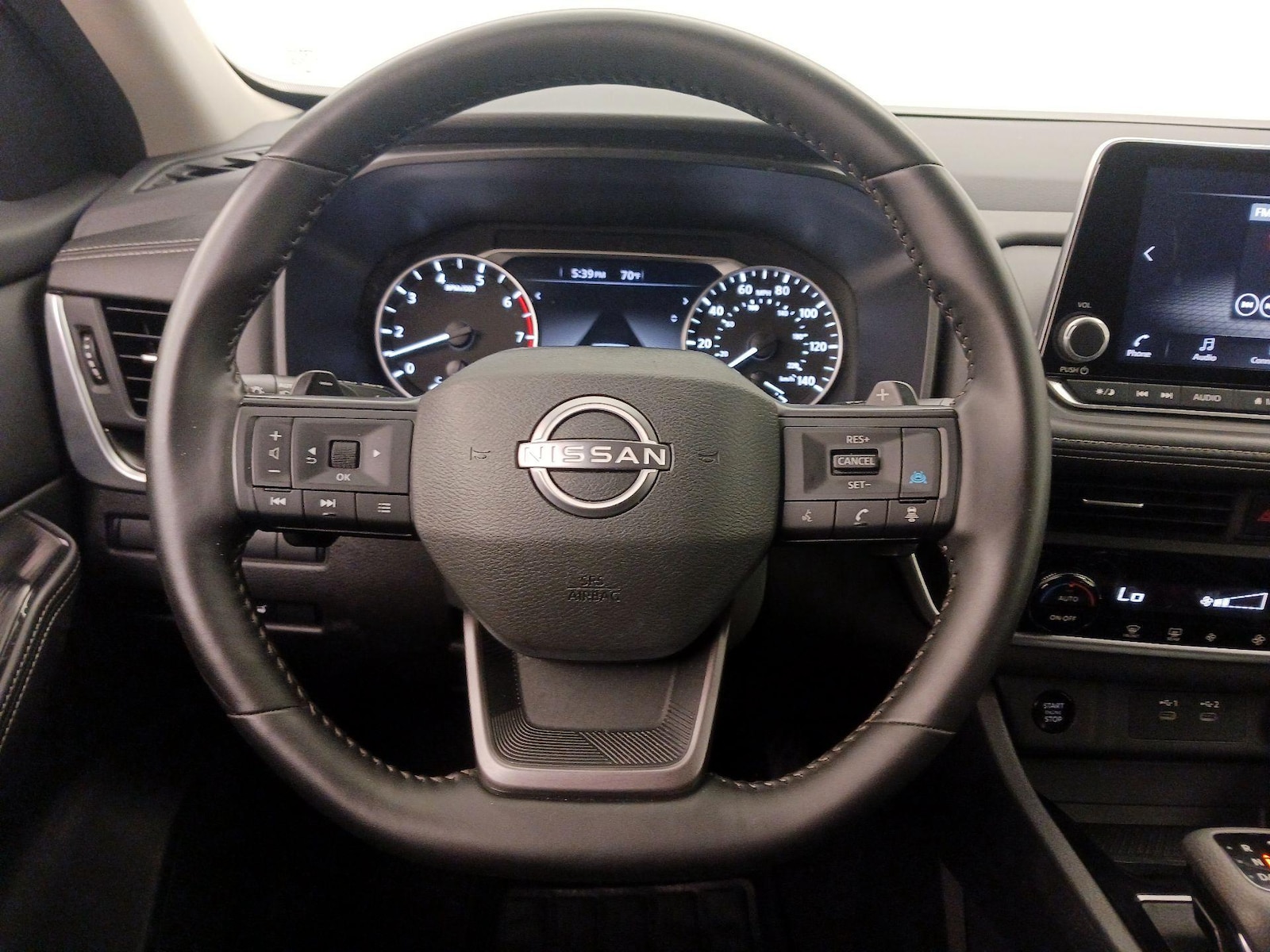 2025 Nissan Rogue SV - Photo 11