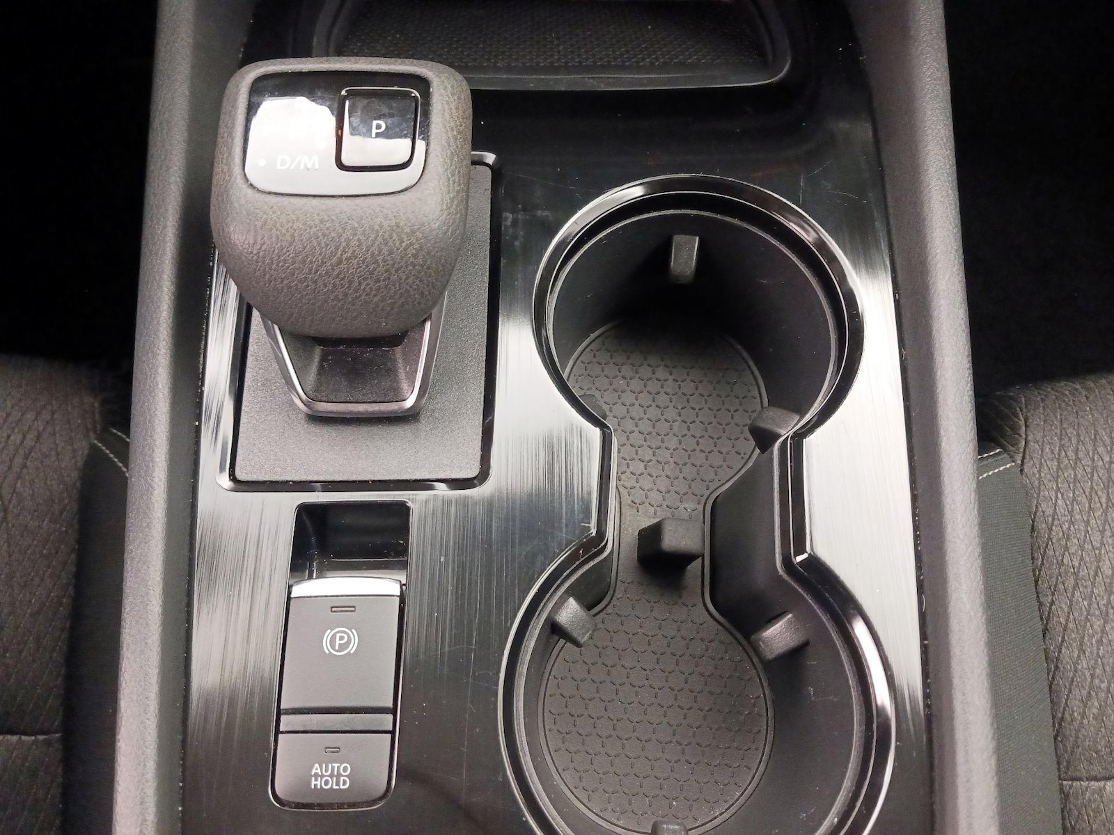 2025 Nissan Rogue SV - Photo 18