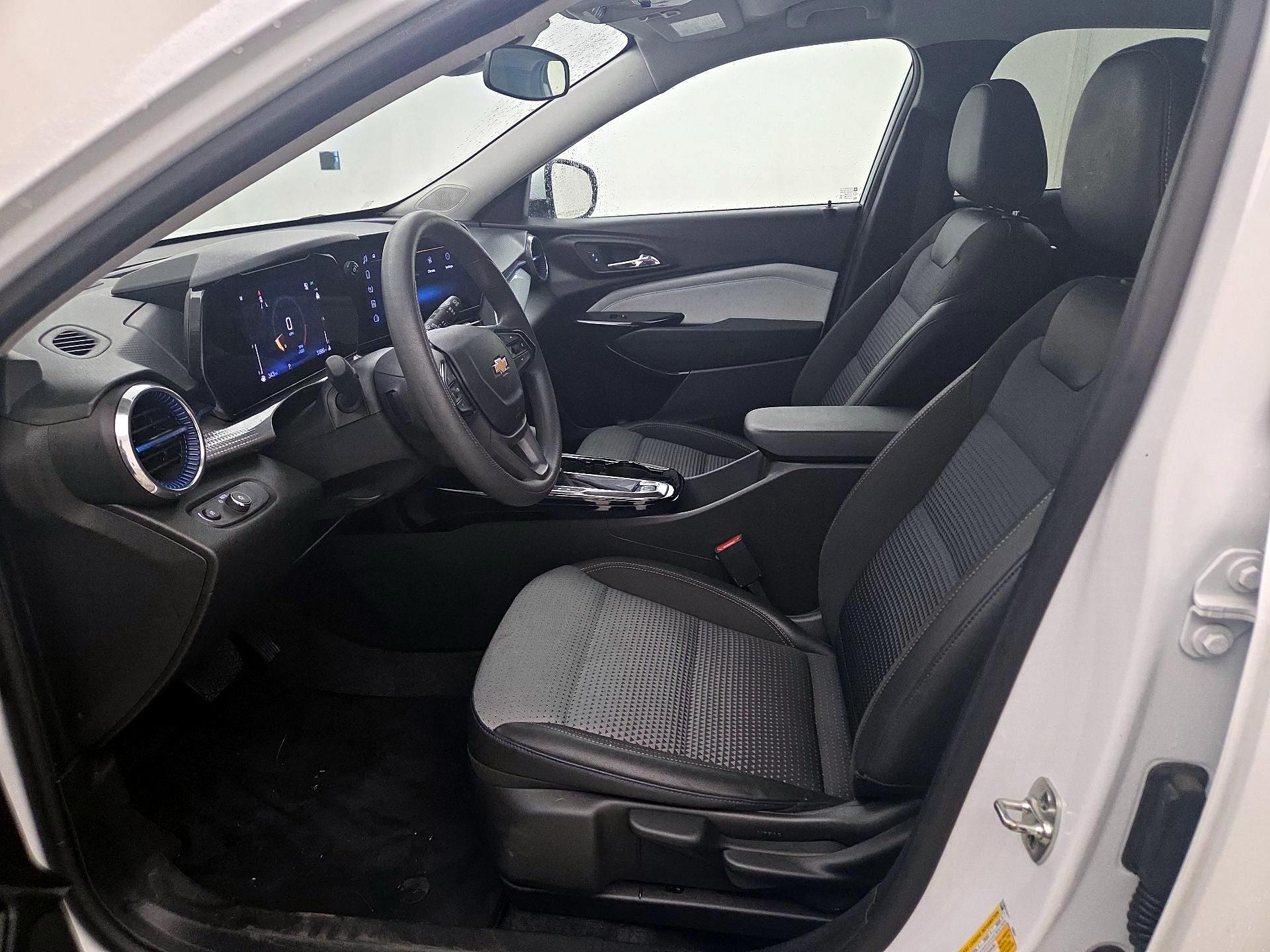 Thumbnail: 2025 Chevrolet Trax - 11