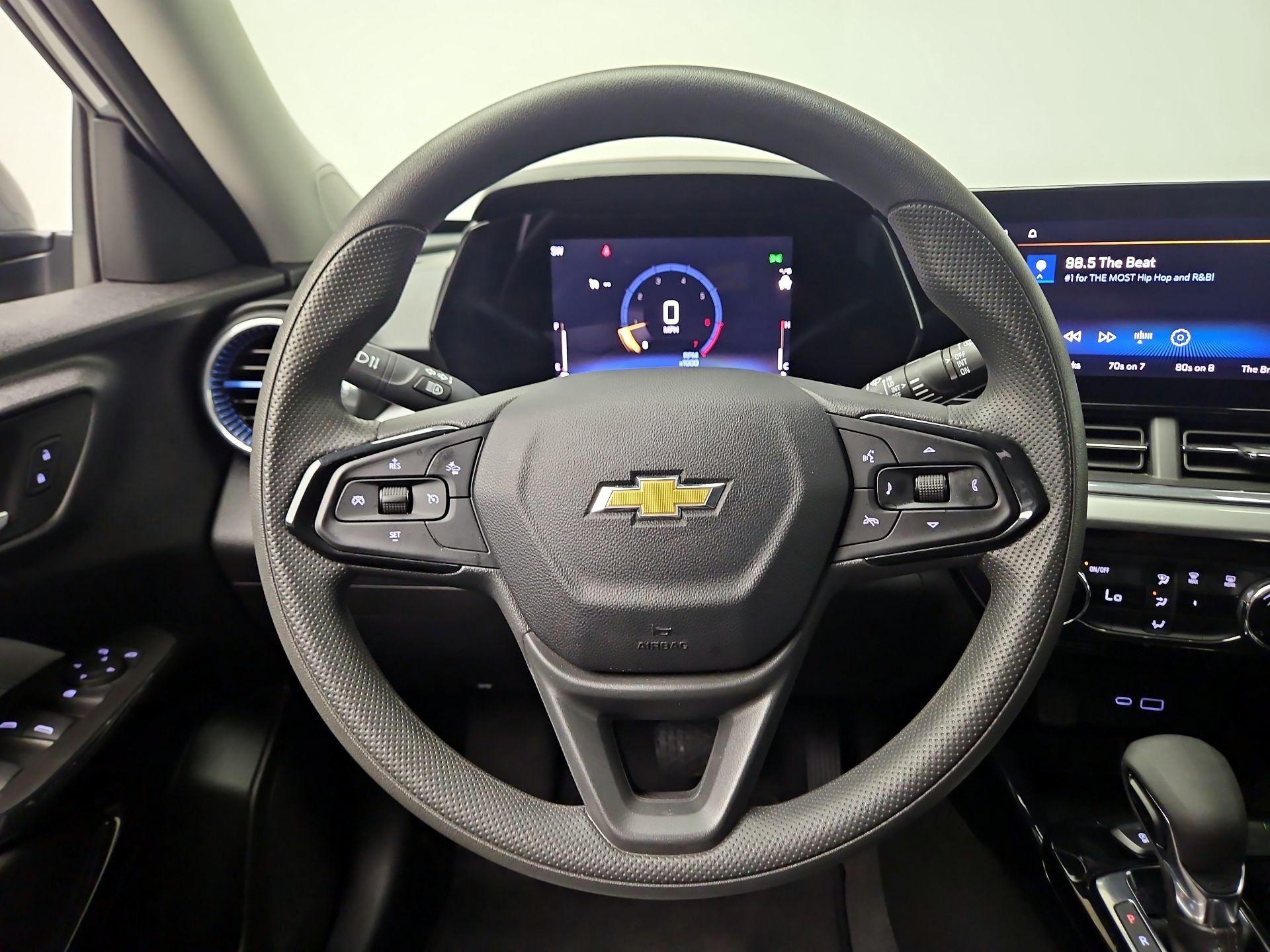 Thumbnail: 2025 Chevrolet Trax - 10