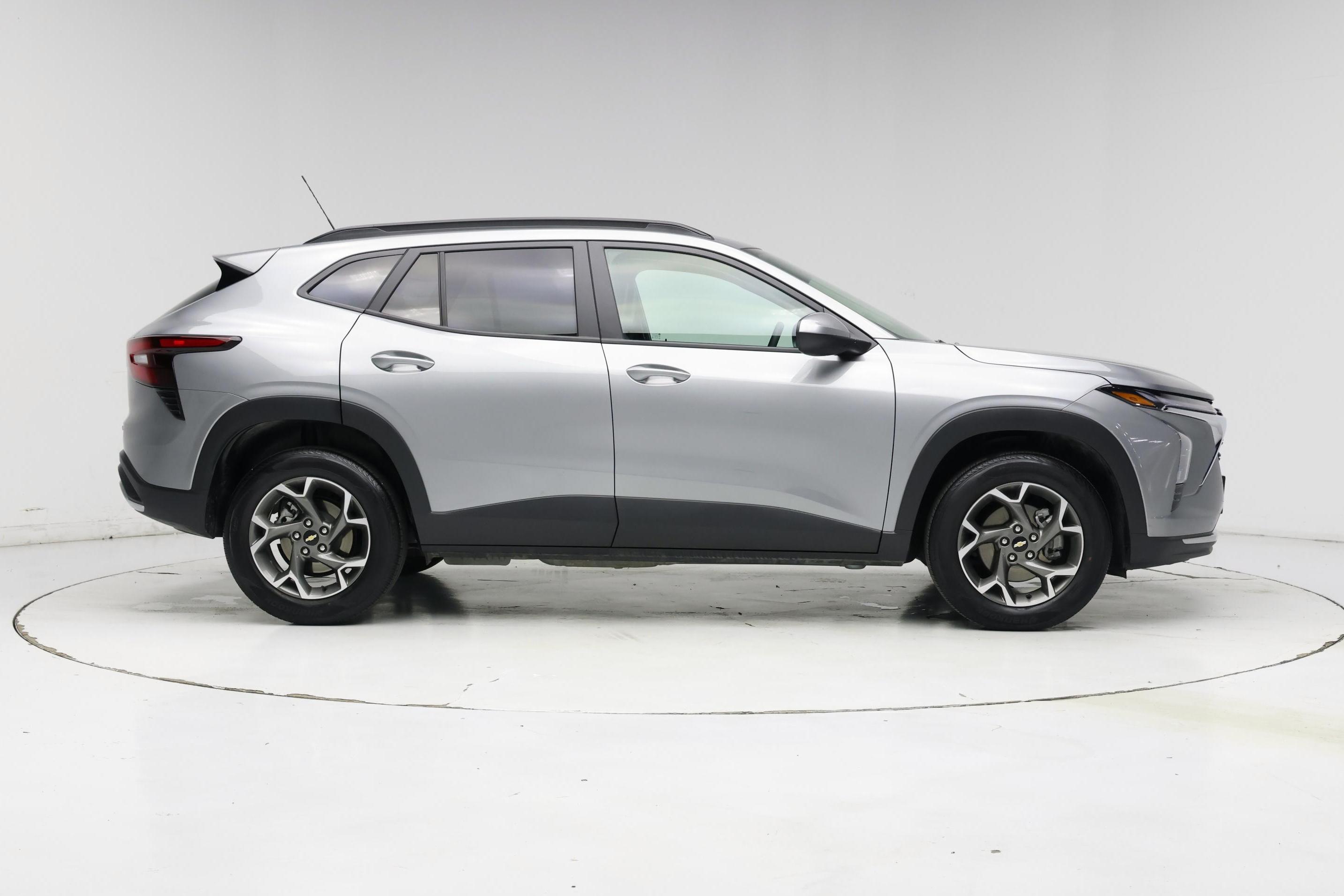 Thumbnail: 2025 Chevrolet Trax - 7