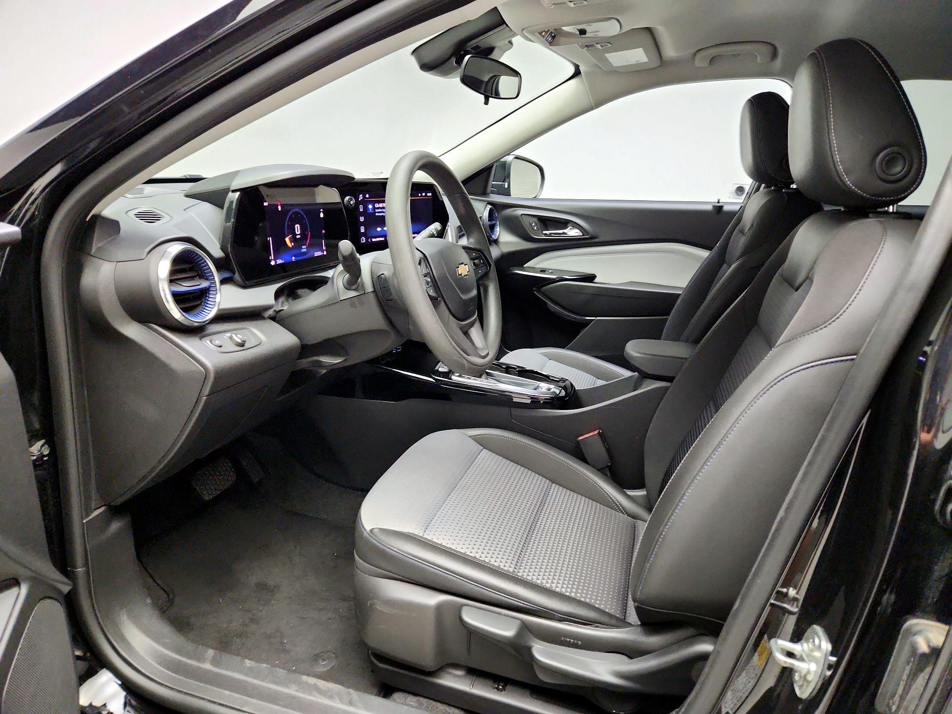 Thumbnail: 2025 Chevrolet Trax - 9